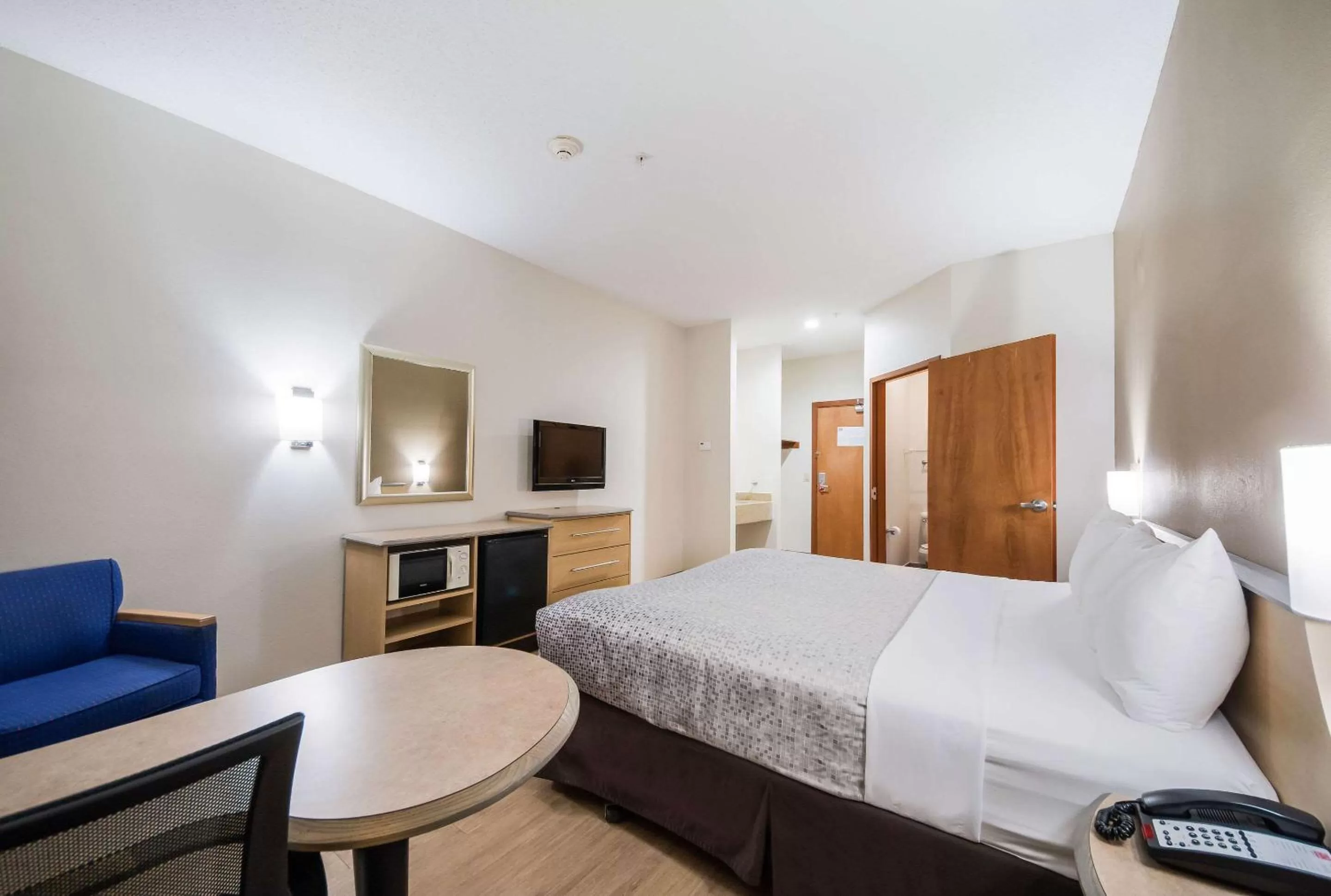 Photo of the whole room in Econo Lodge Laredo - Nuevo Laredo