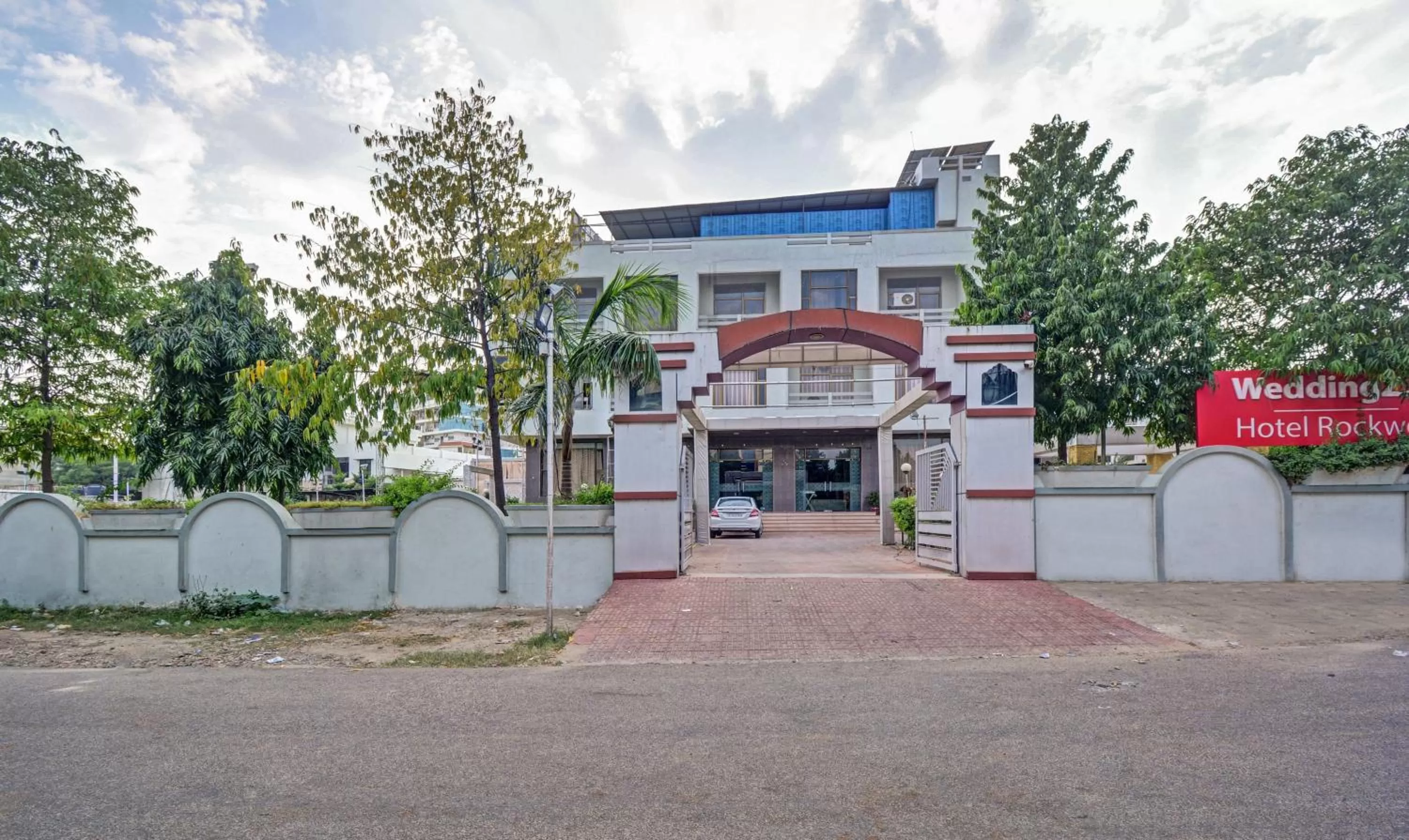 Property building in Treebo New Rockwell Vivek Vihar