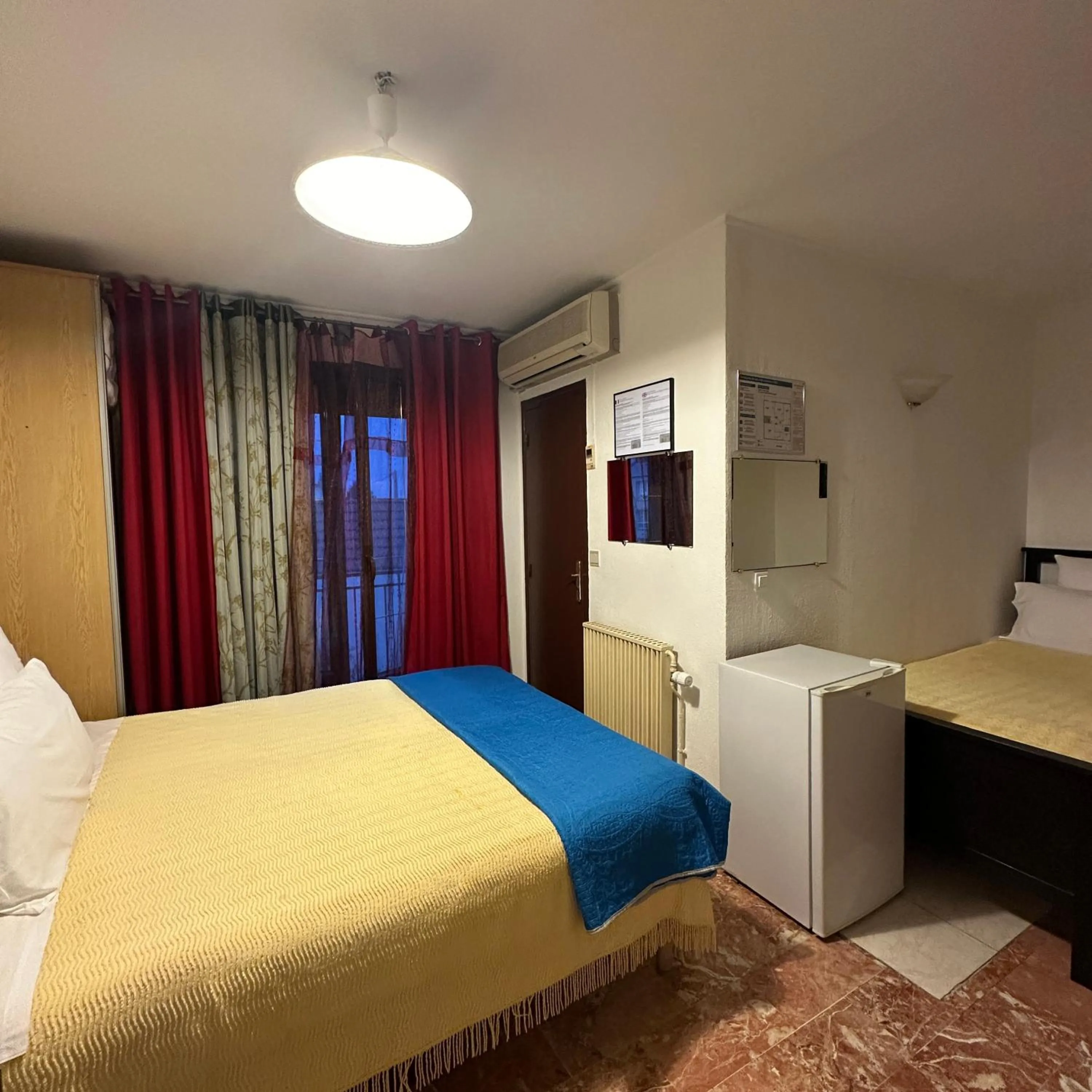 Bed in Hotel Paris Star