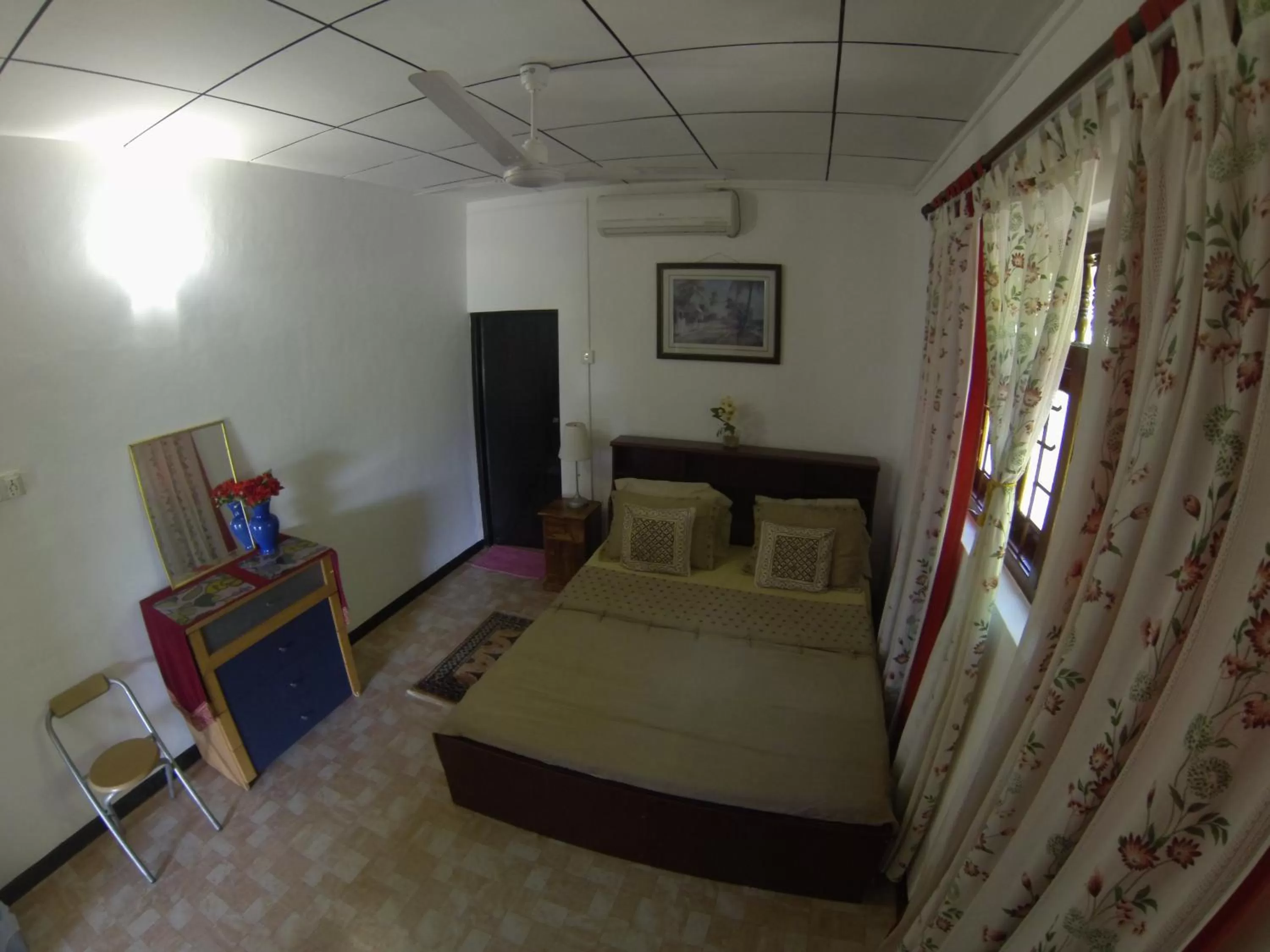 Bed in Jumera Villa Mirissa