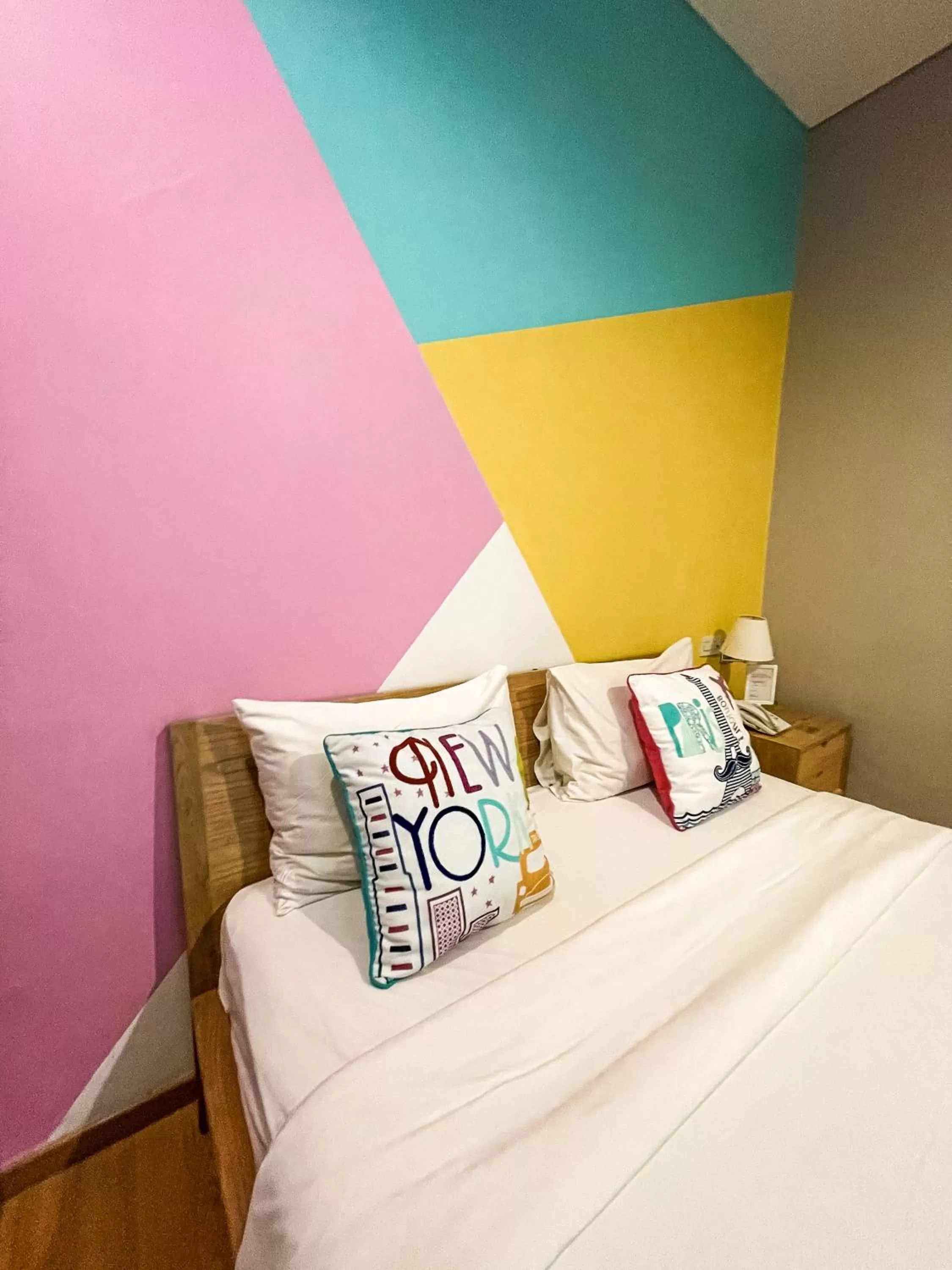 Bedroom, Bed in White Tree Residence