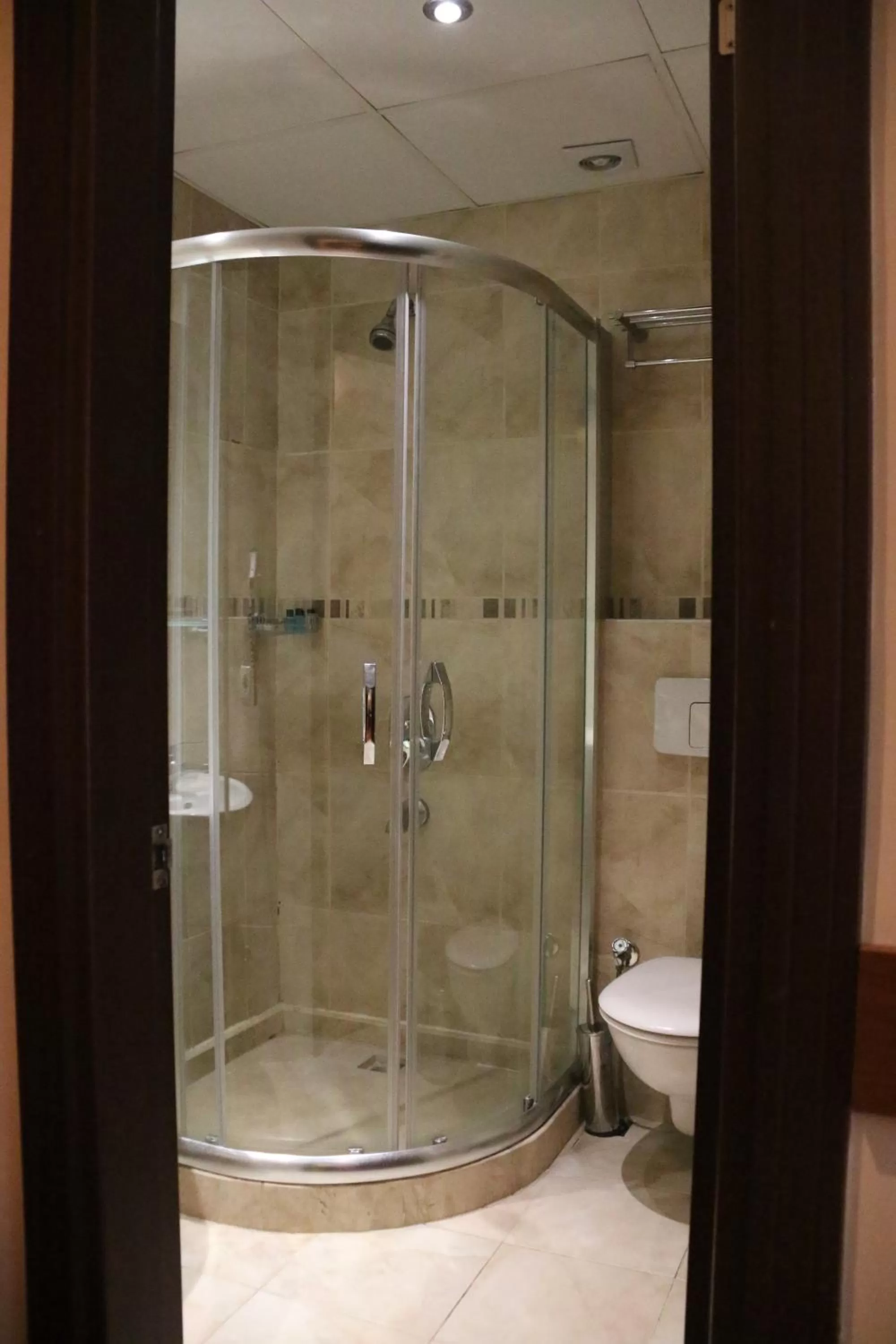 Shower, Bathroom in Grand Peninsula Hotel