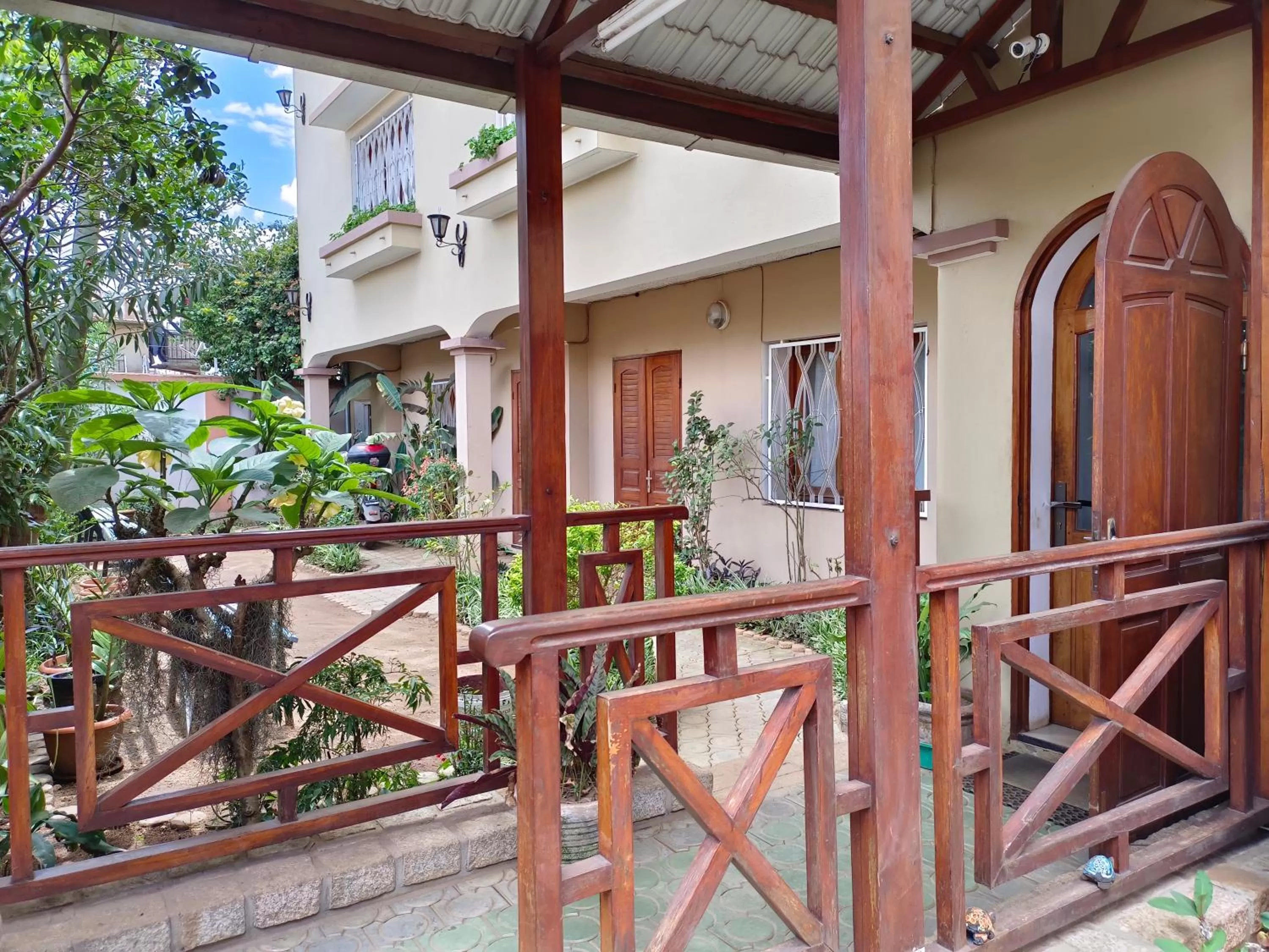 Facade/entrance, Balcony/Terrace in Antsirabe Hotel
