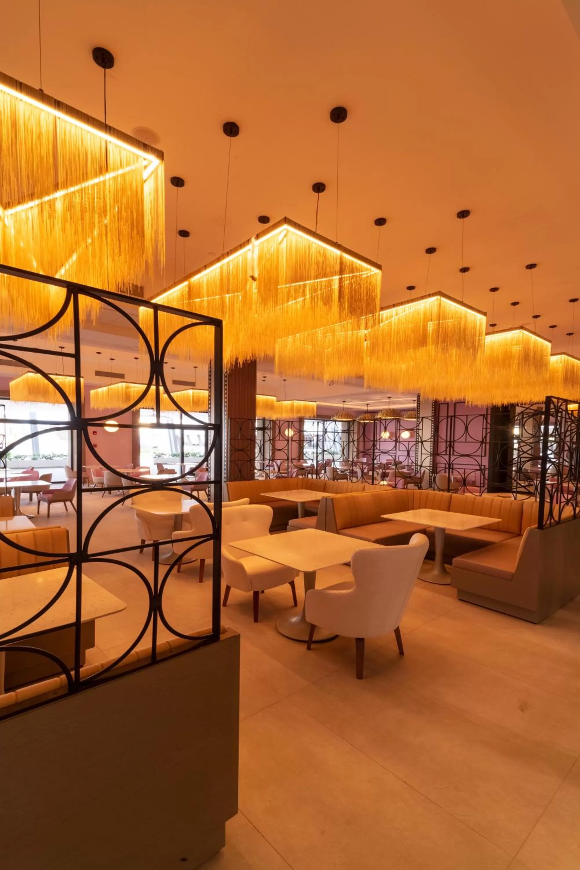 Restaurant/places to eat in Planet Hollywood Cancun by Royalton, An Autograph Collection All-Inclusive Resort