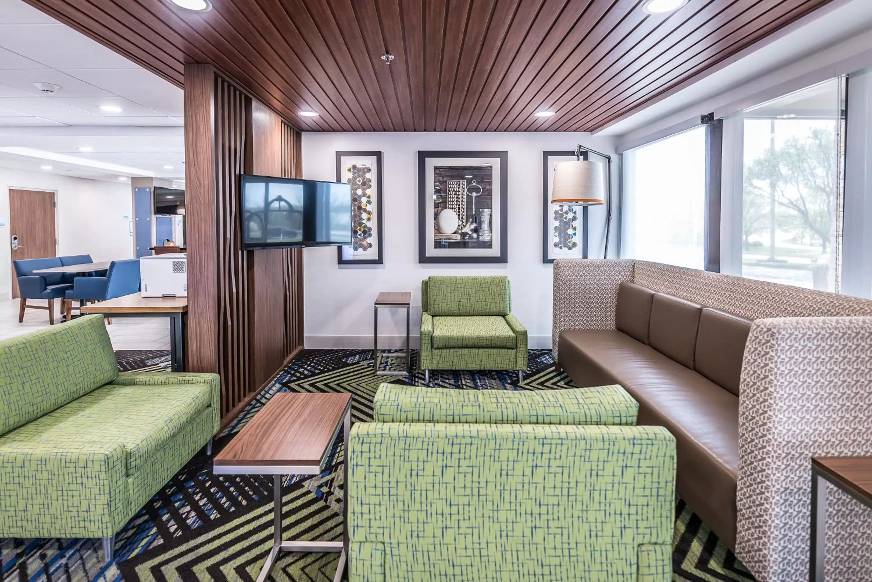 Property building in Holiday Inn Express Flint-Campus Area by IHG