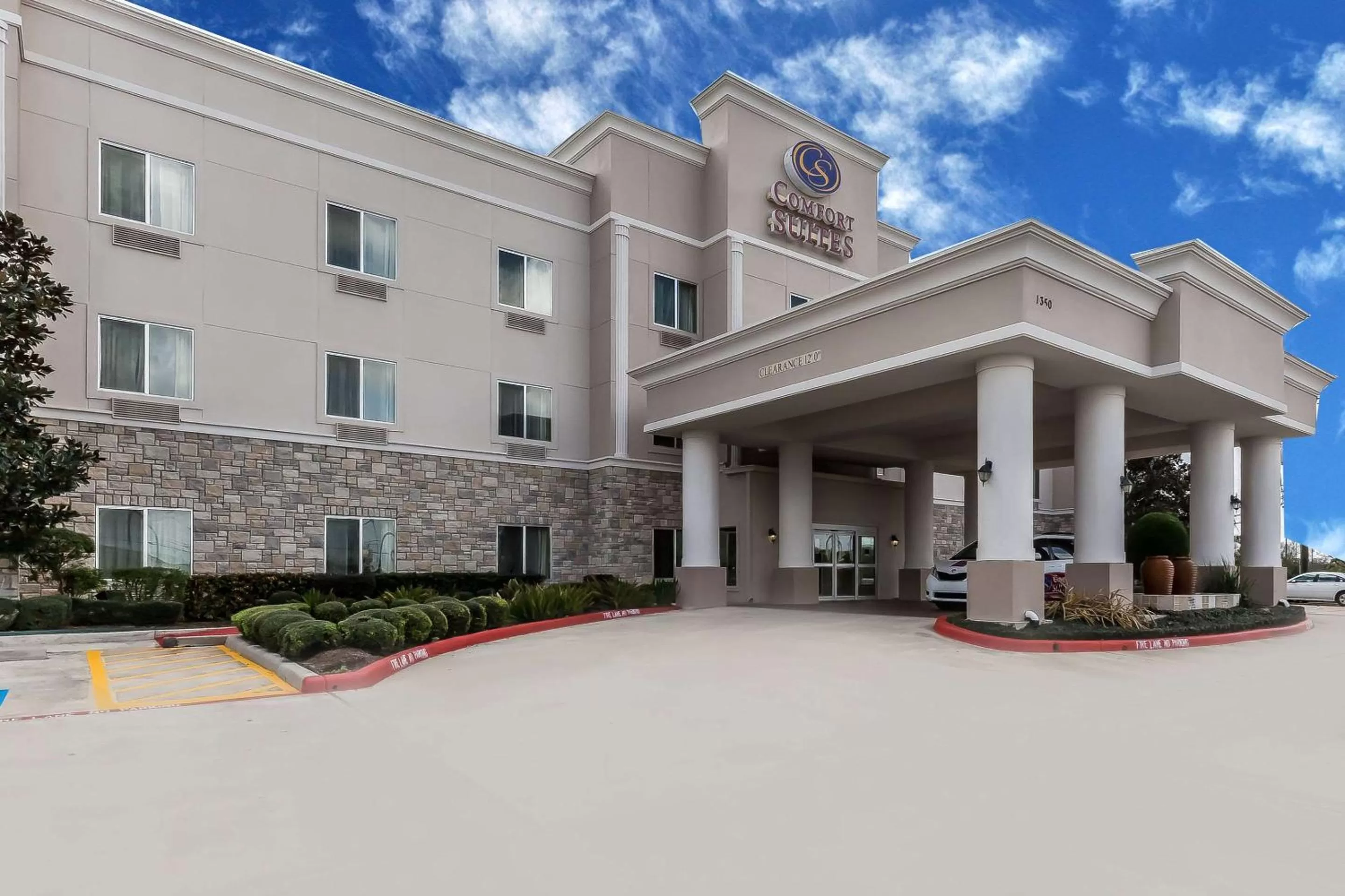 Property Building in Comfort Suites Houston IAH Airport - Beltway 8