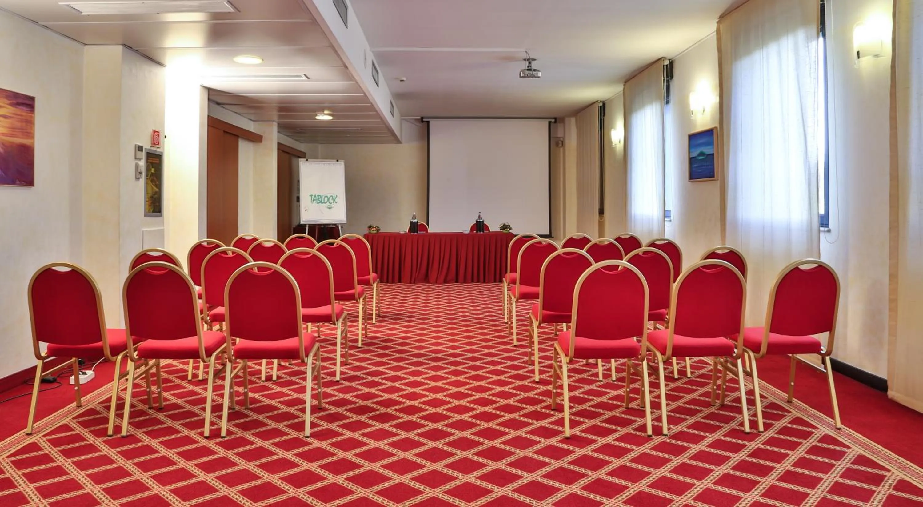 Business facilities in Hotel Mirage Sure Hotel Collection by Best Western