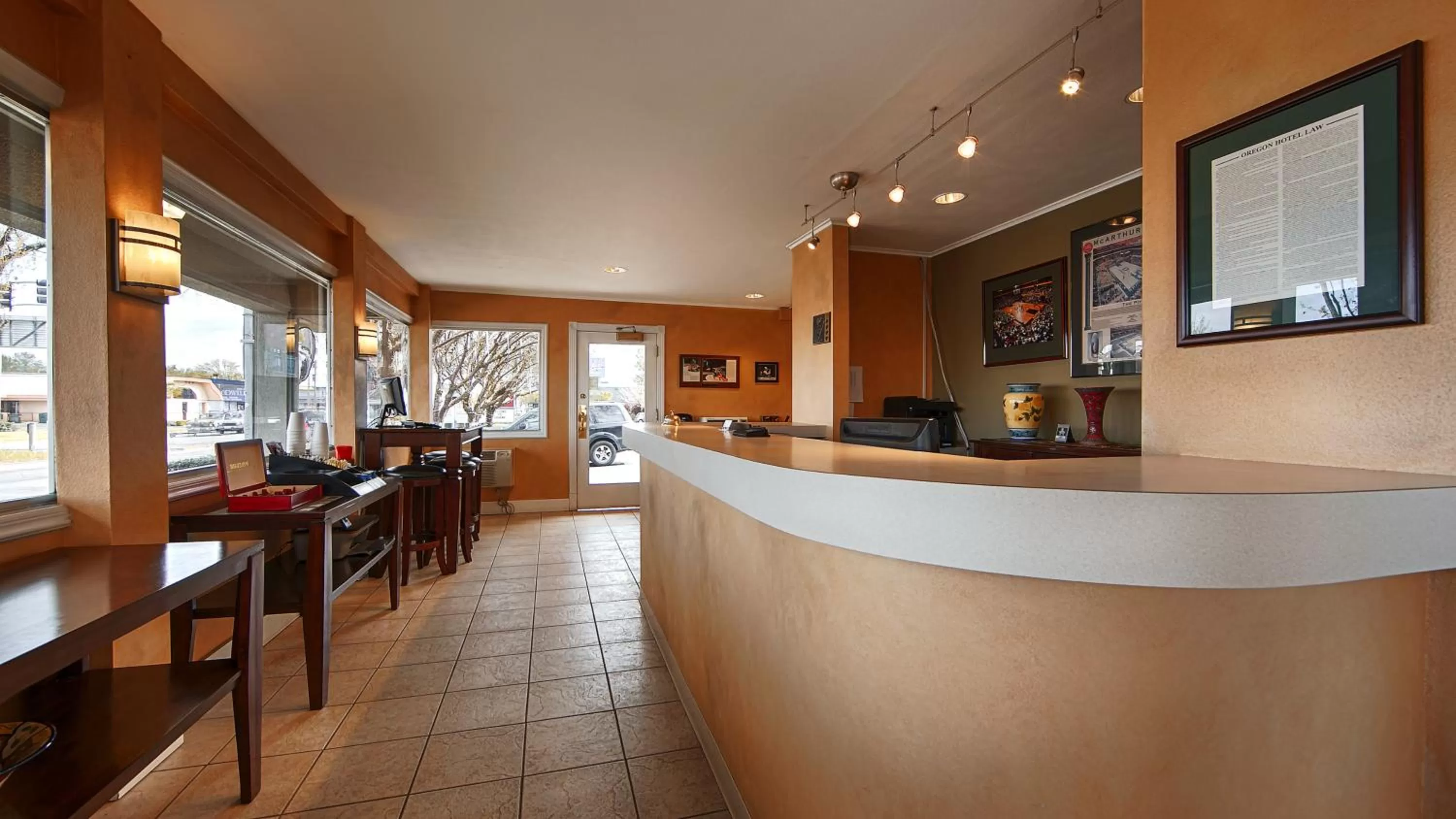 Lobby or reception in Campus Inn & Suites Eugene Downtown