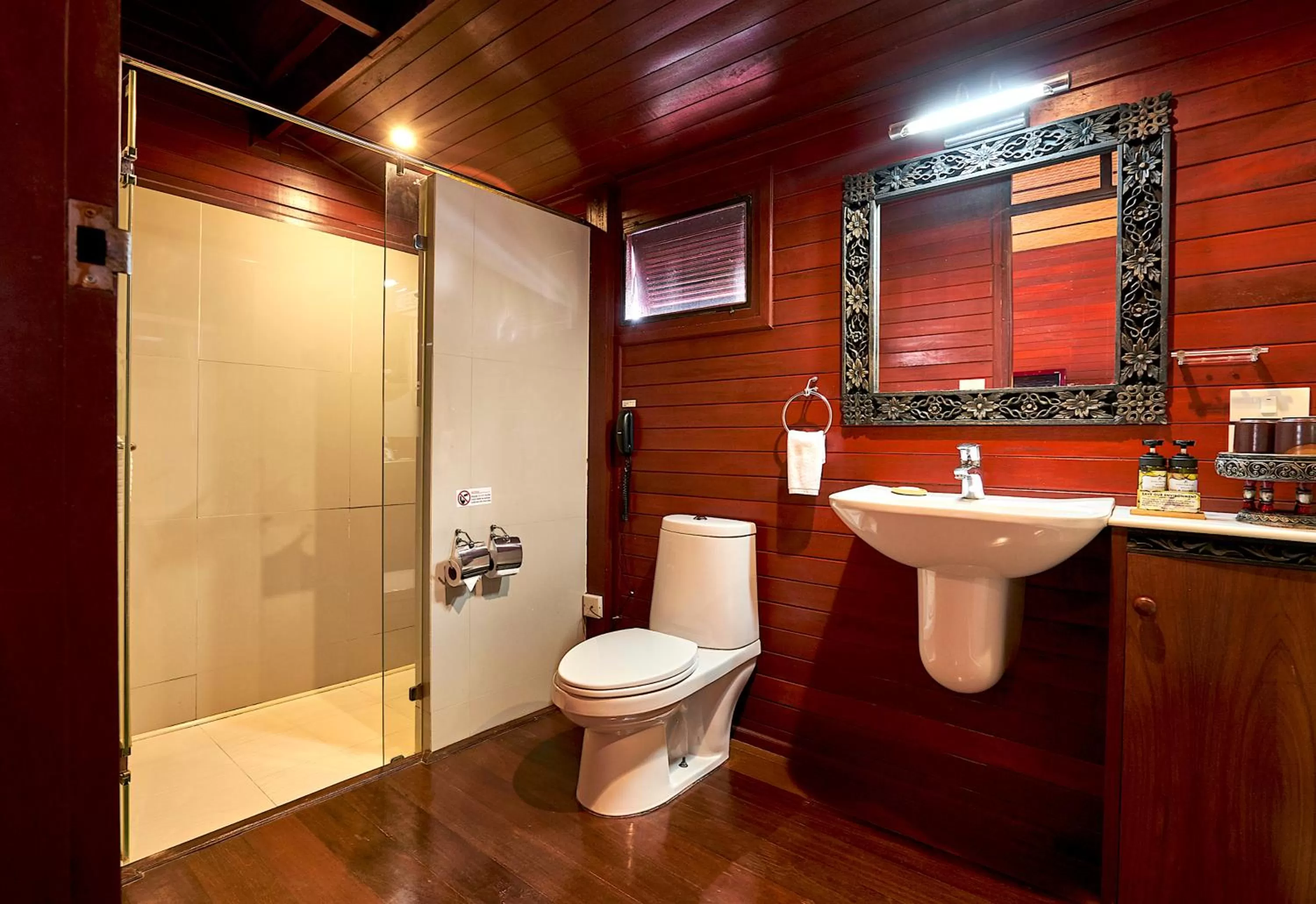 Shower in Ruenkanok Thaihouse Resort