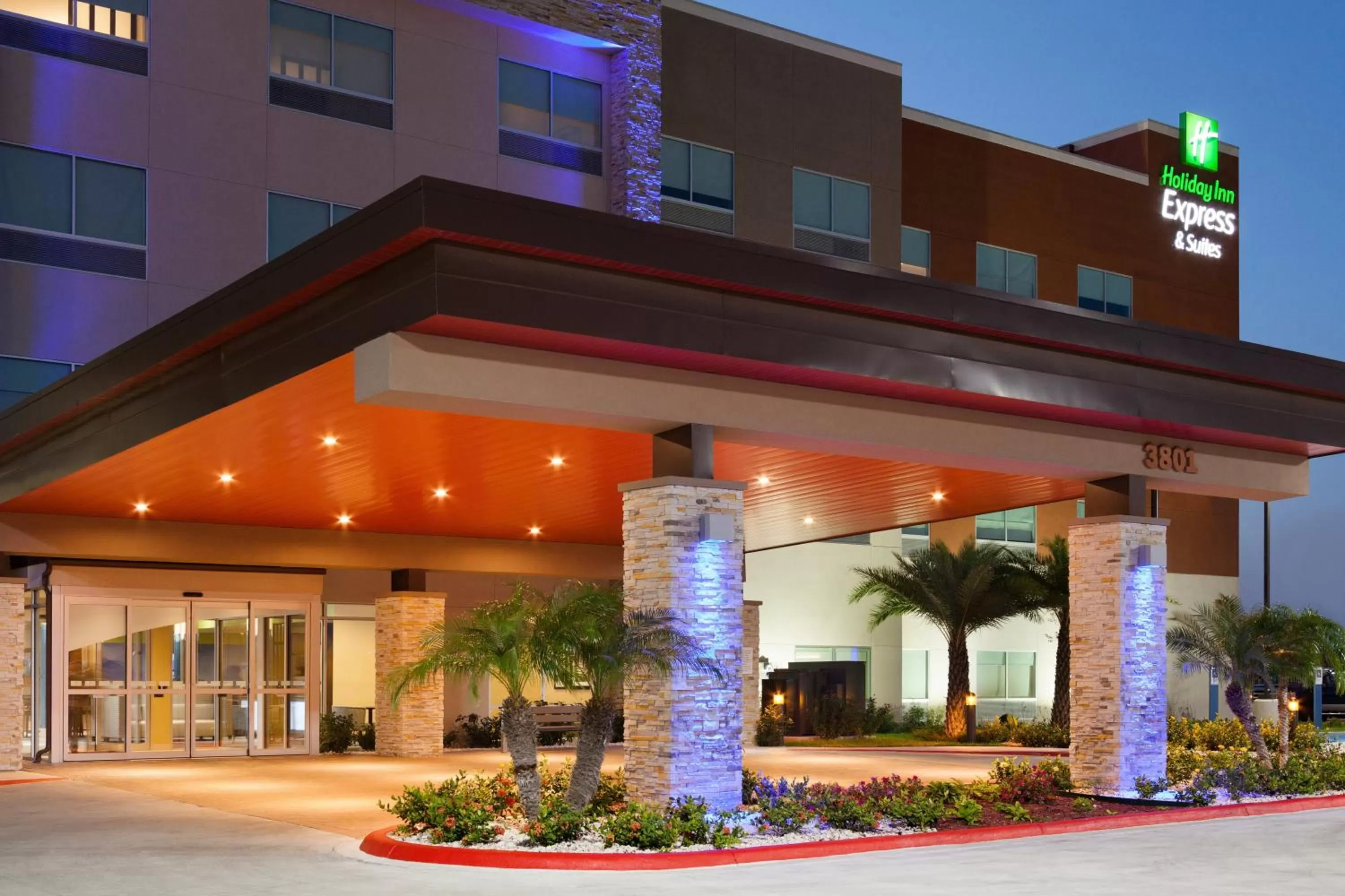 Property building in Holiday Inn Express & Suites Edinburg- Mcallen Area, an IHG Hotel