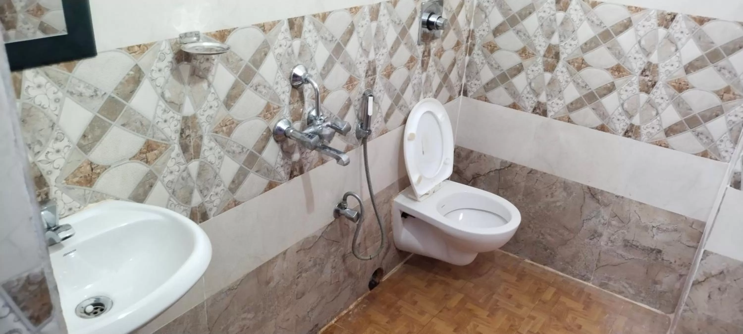 Bathroom in HOTEL PURI GREENS