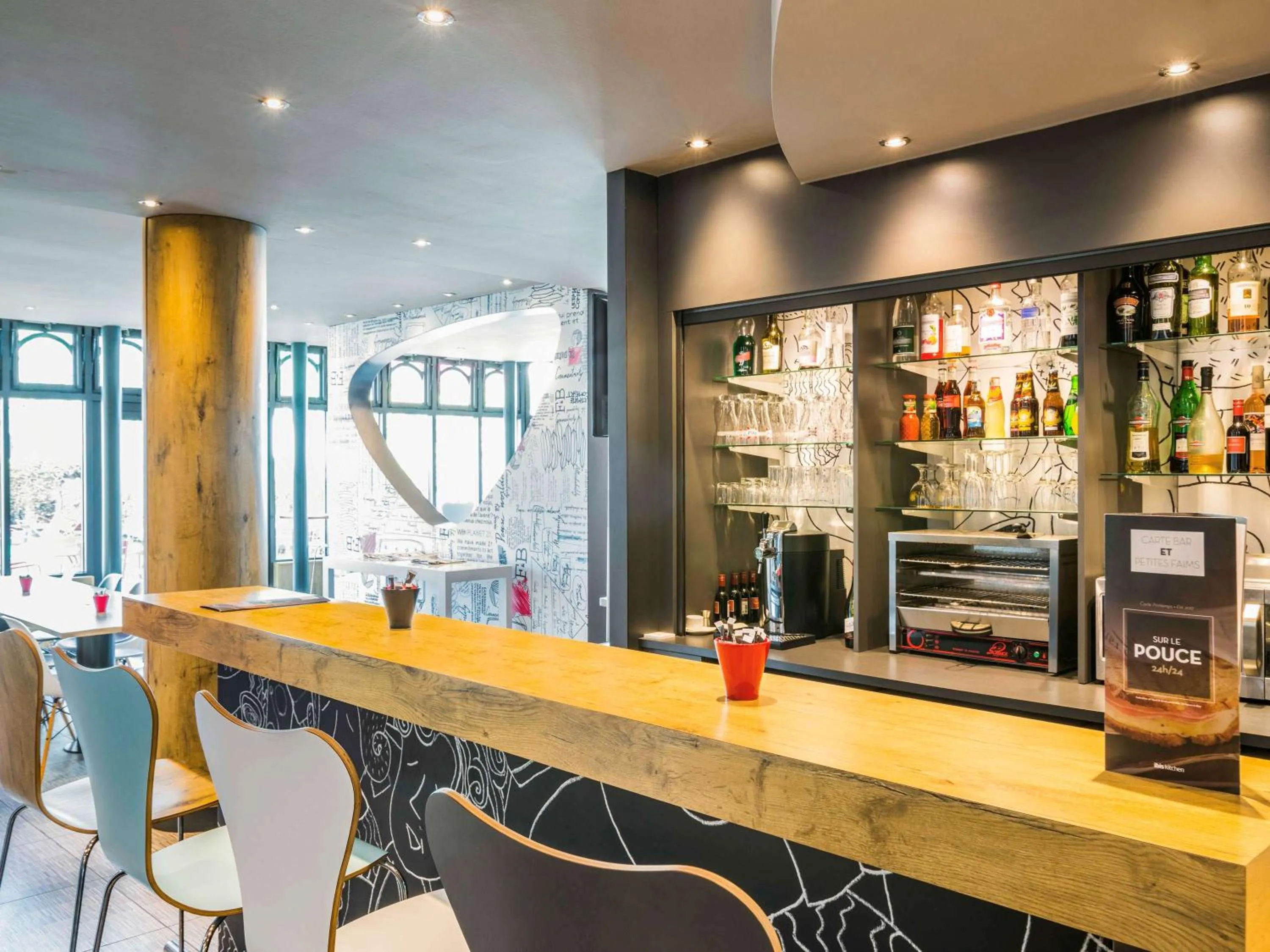 Lounge or bar in ibis Paris Gare de Lyon Ledru Rollin