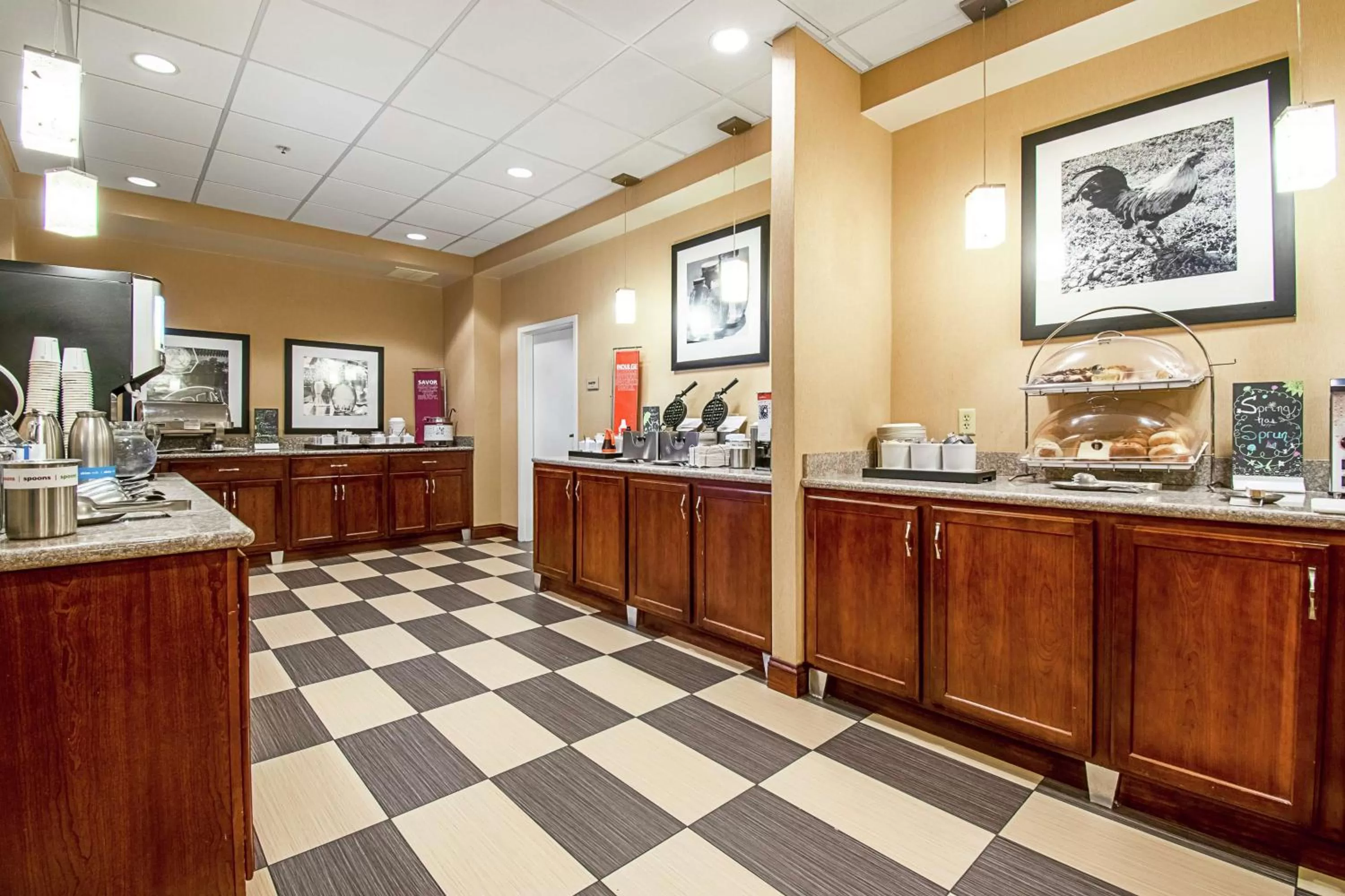 Dining area in Hampton Inn Pine Grove