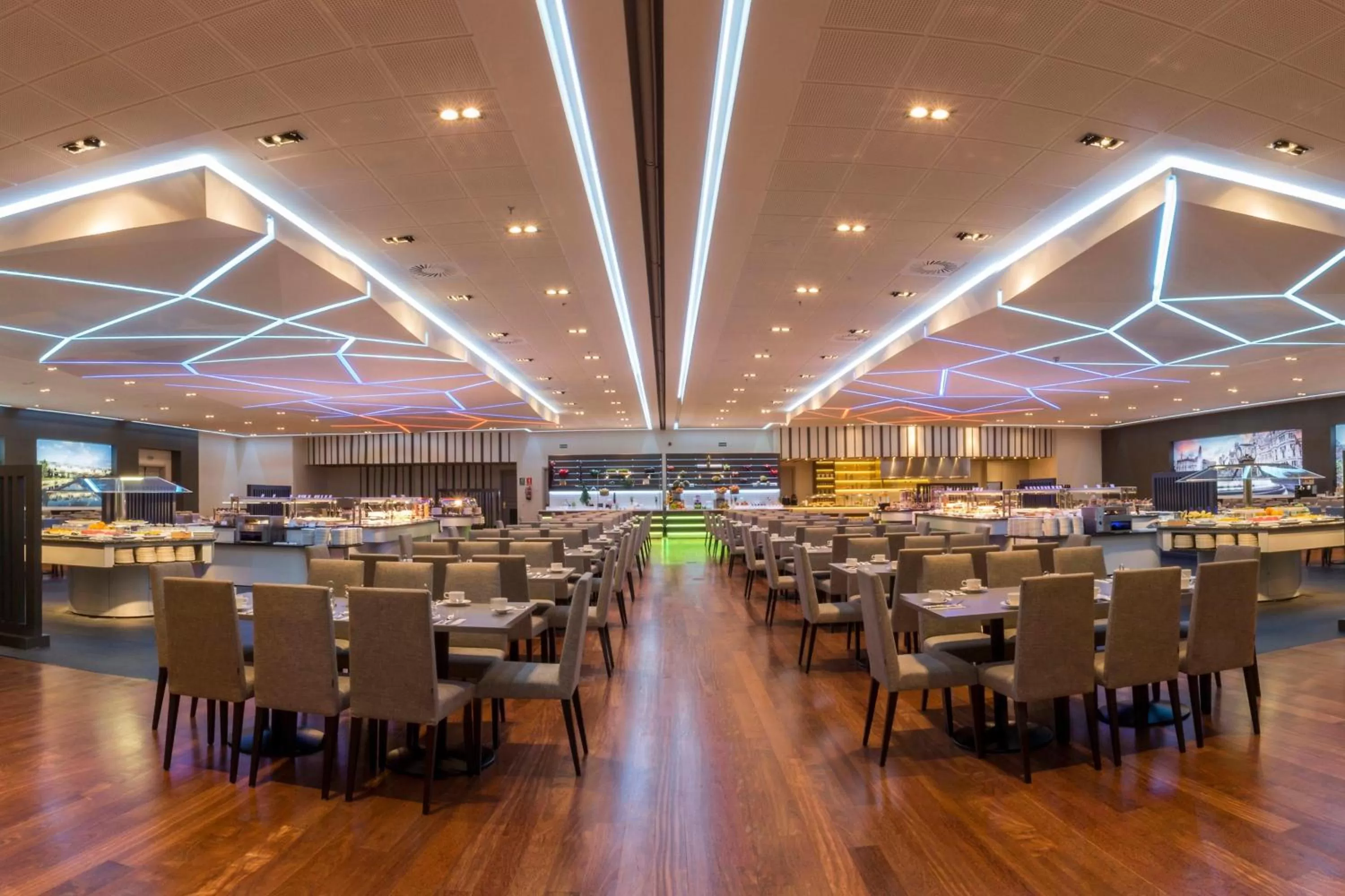 Restaurant/places to eat in Madrid Marriott Auditorium Hotel & Conference Center