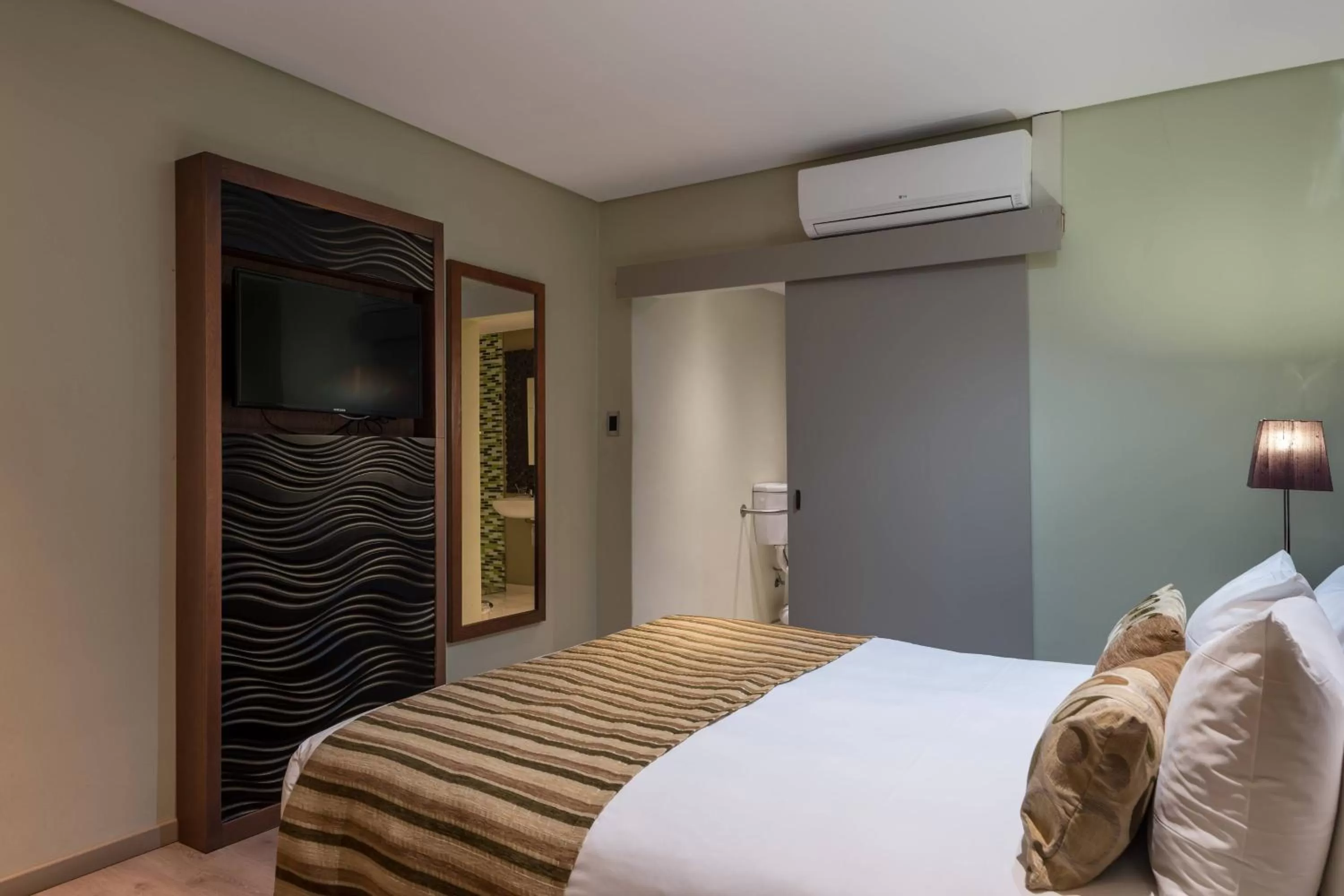 Photo of the whole room, Bed in Protea Hotel by Marriott Upington