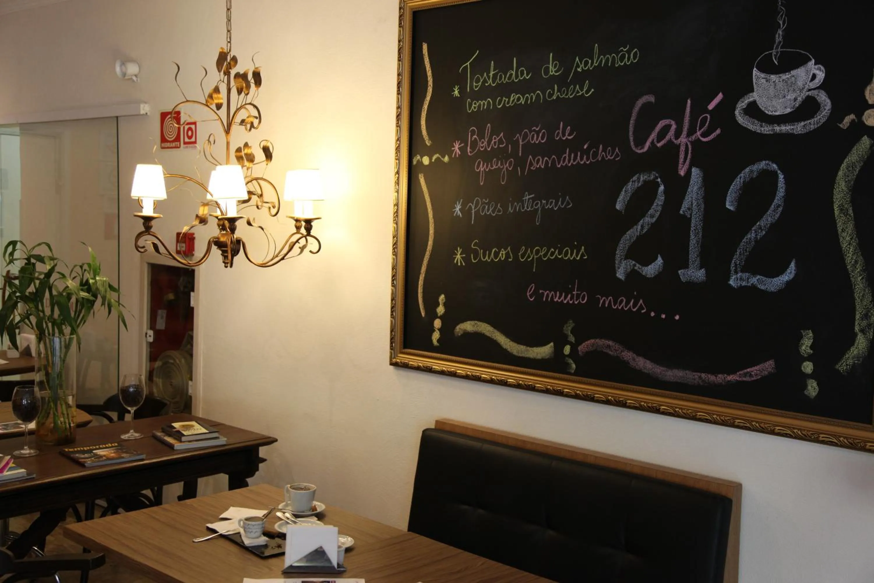 Lounge or bar in San Michel Hotel