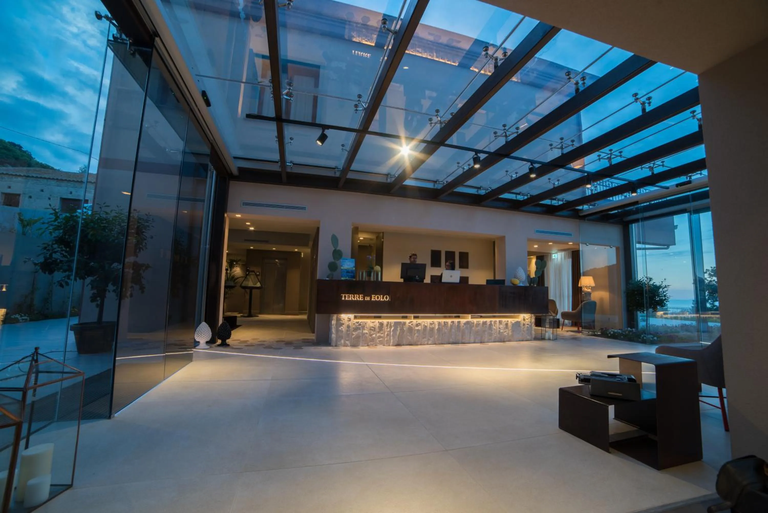 Lobby or reception in Best Western Plus Hotel Terre di Eolo