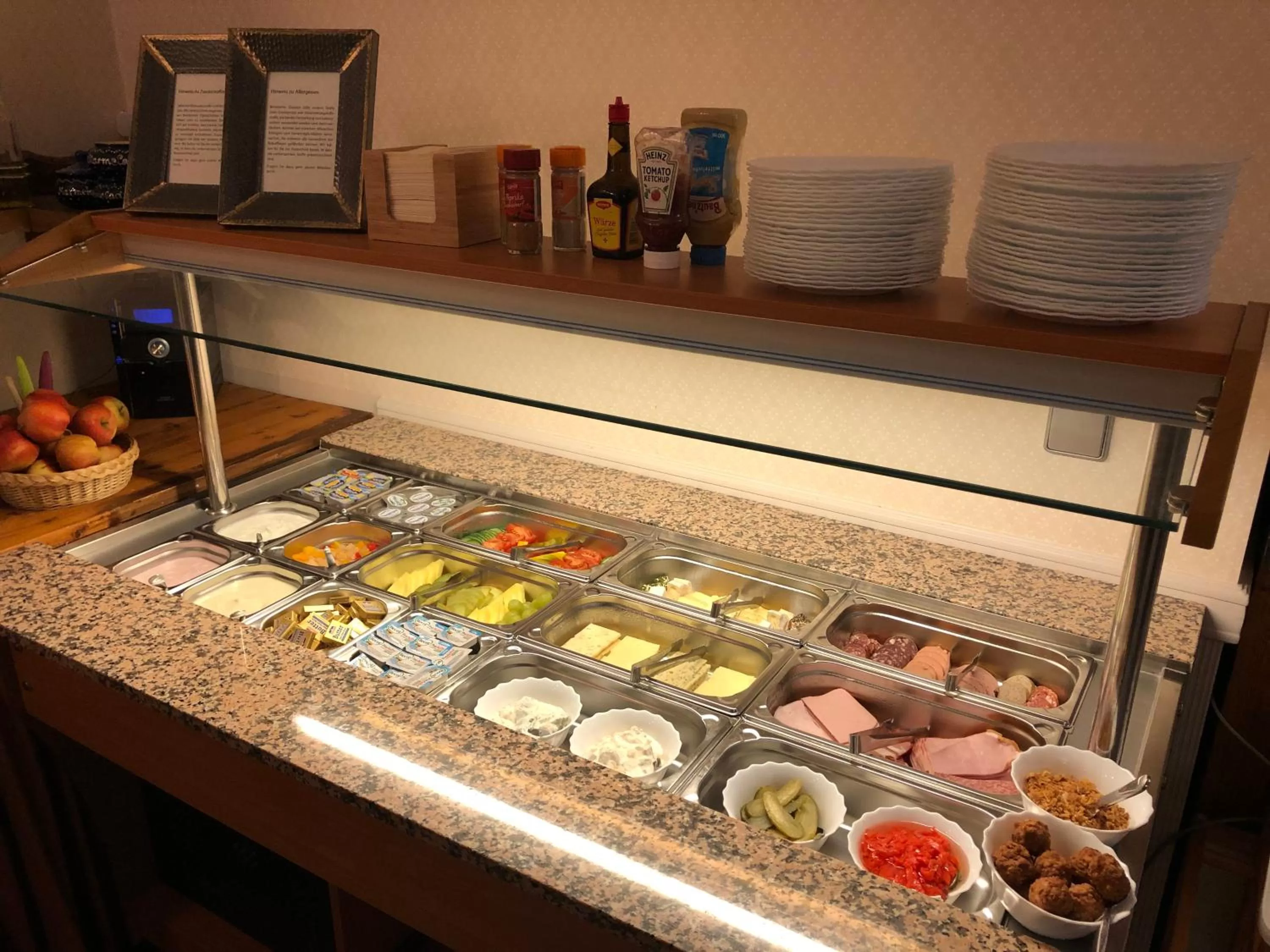 Breakfast in Hotel Liszt