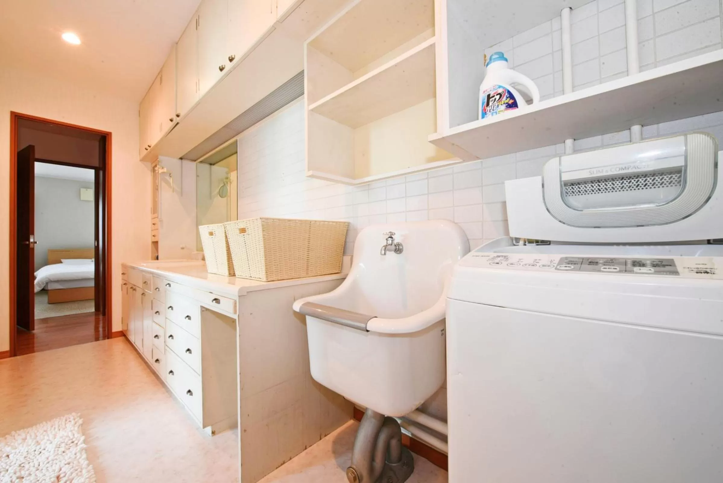 Bathroom in Hostel PLEASURE MARUYAMA