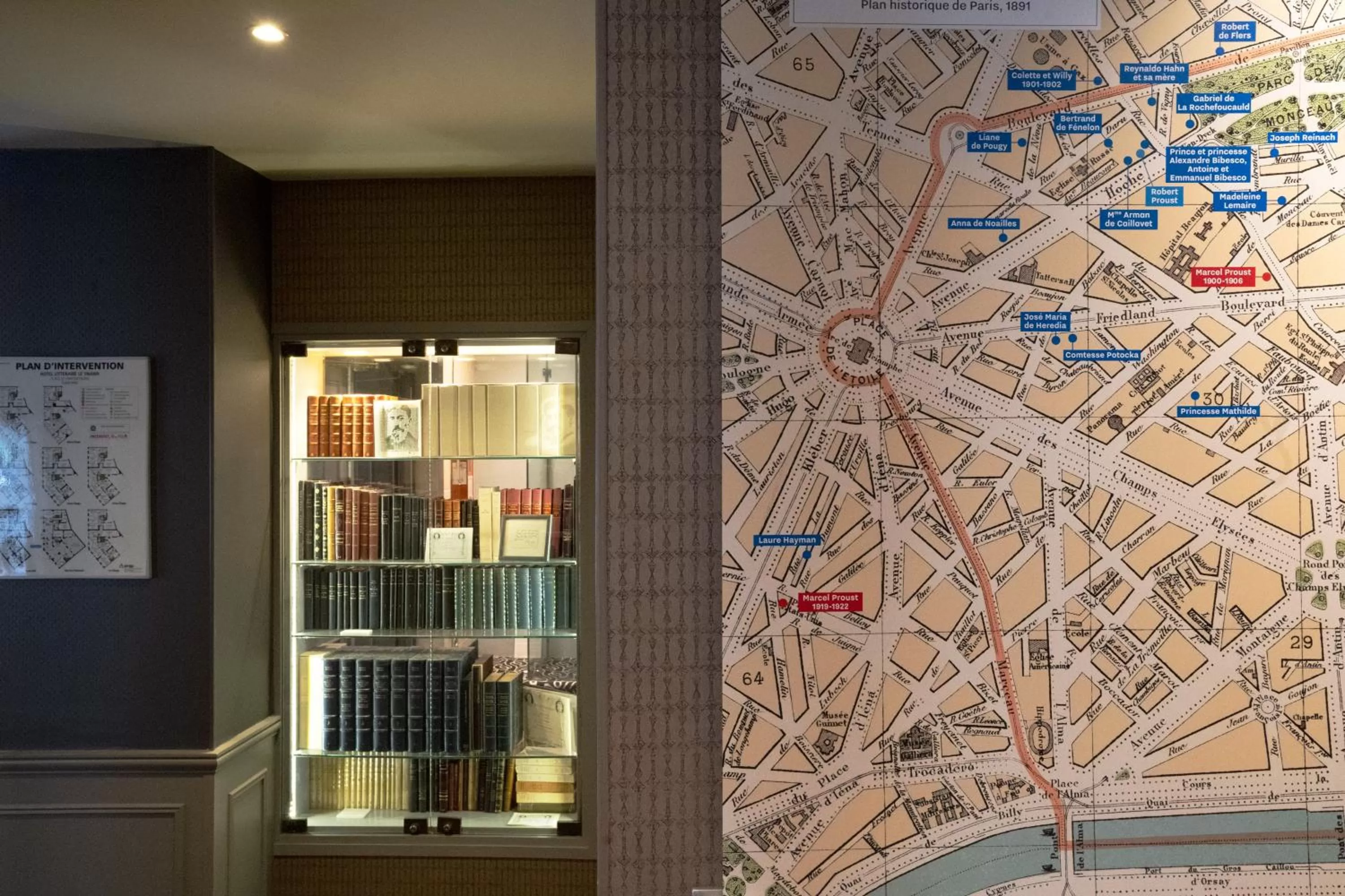 Library in Hotel Litteraire Le Swann, BW Premier Collection