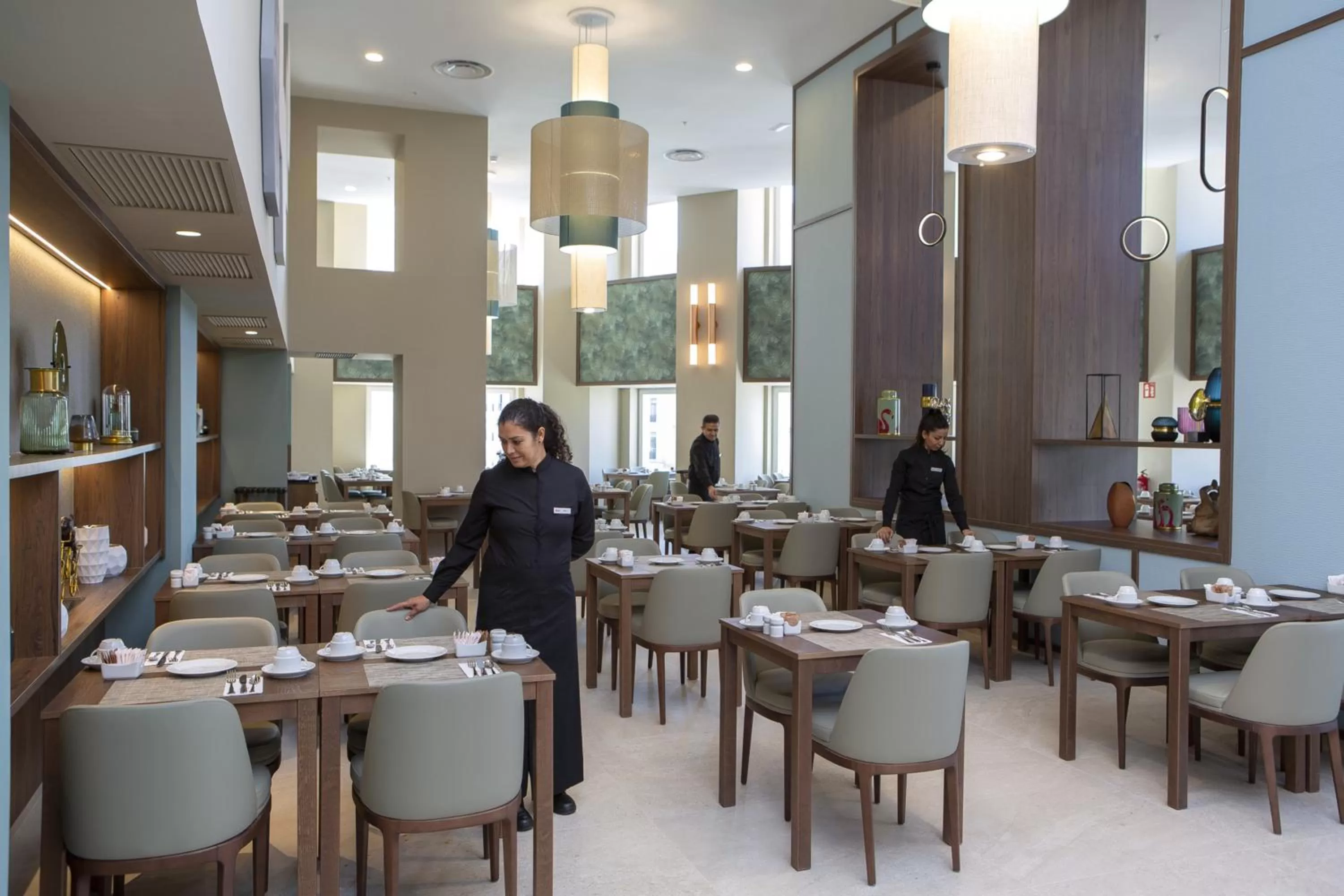 Restaurant/places to eat in Riu Plaza España