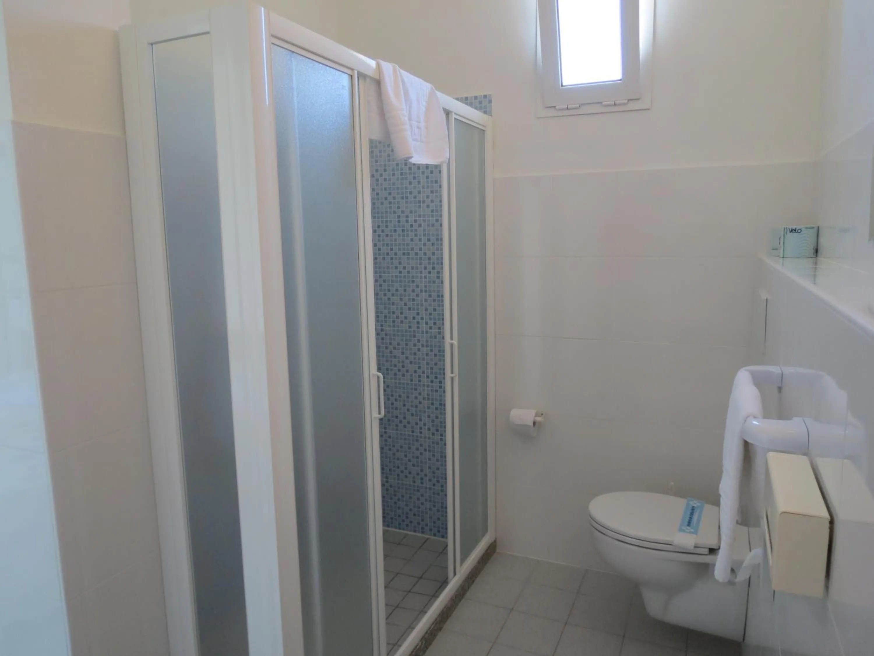 Shower in Hotel Gemini