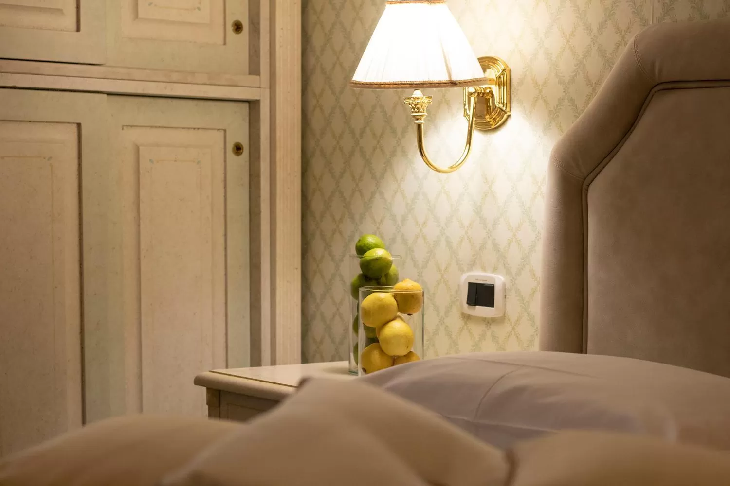 Bed in Hotel La Locanda