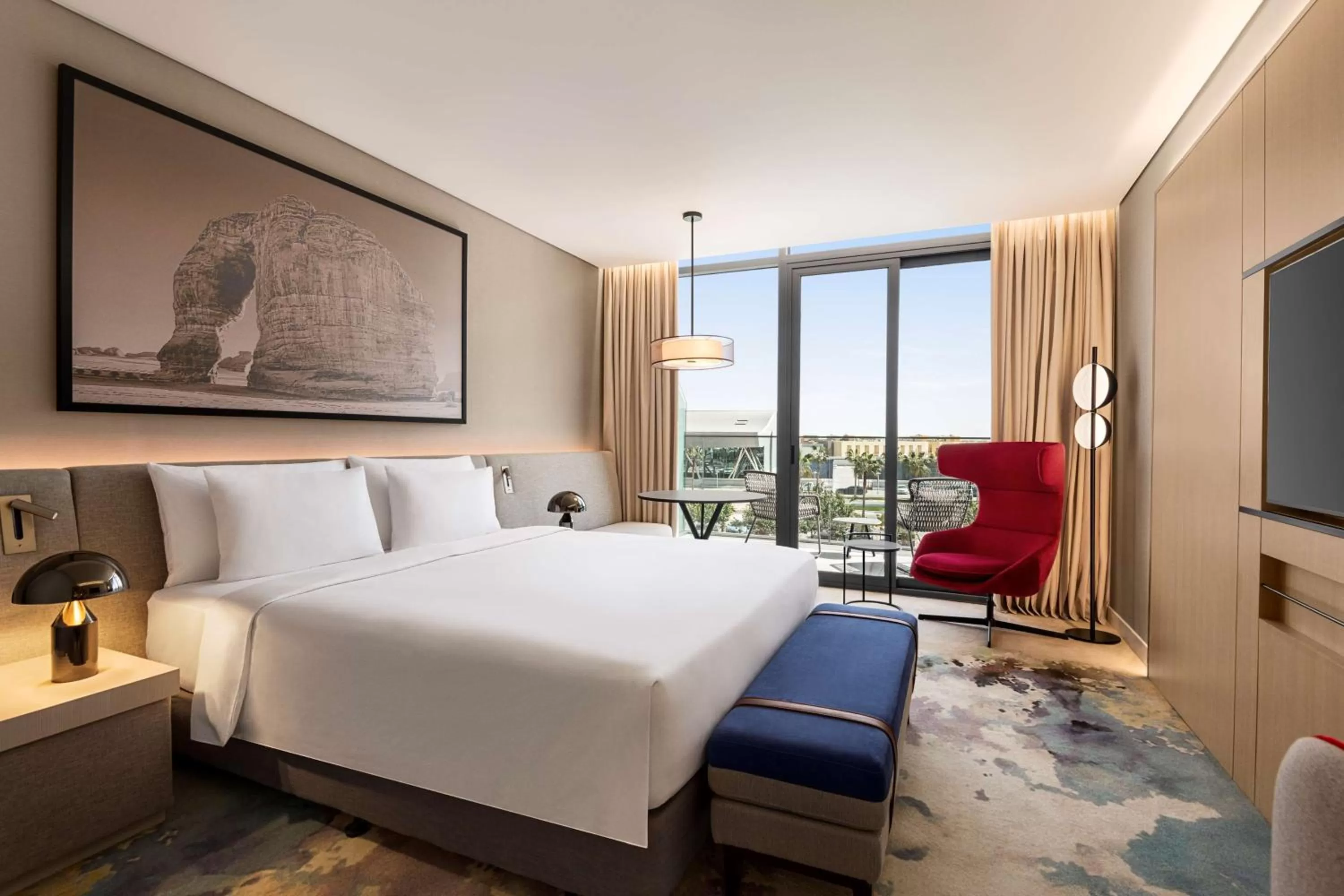 TV and multimedia, Bed in Radisson Blu Hotel Riyadh Convention and Exhibition Center