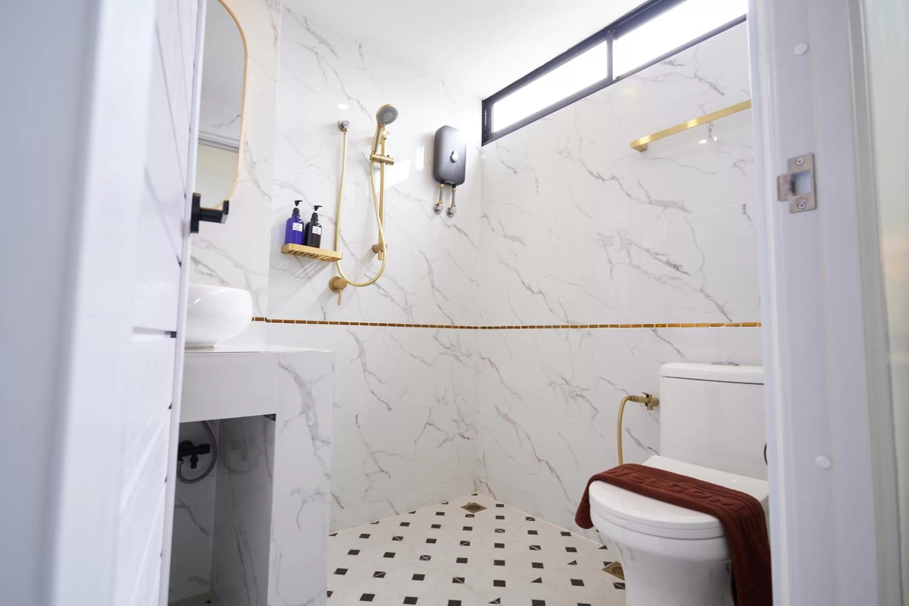 Shower in Rose Apple Hotel