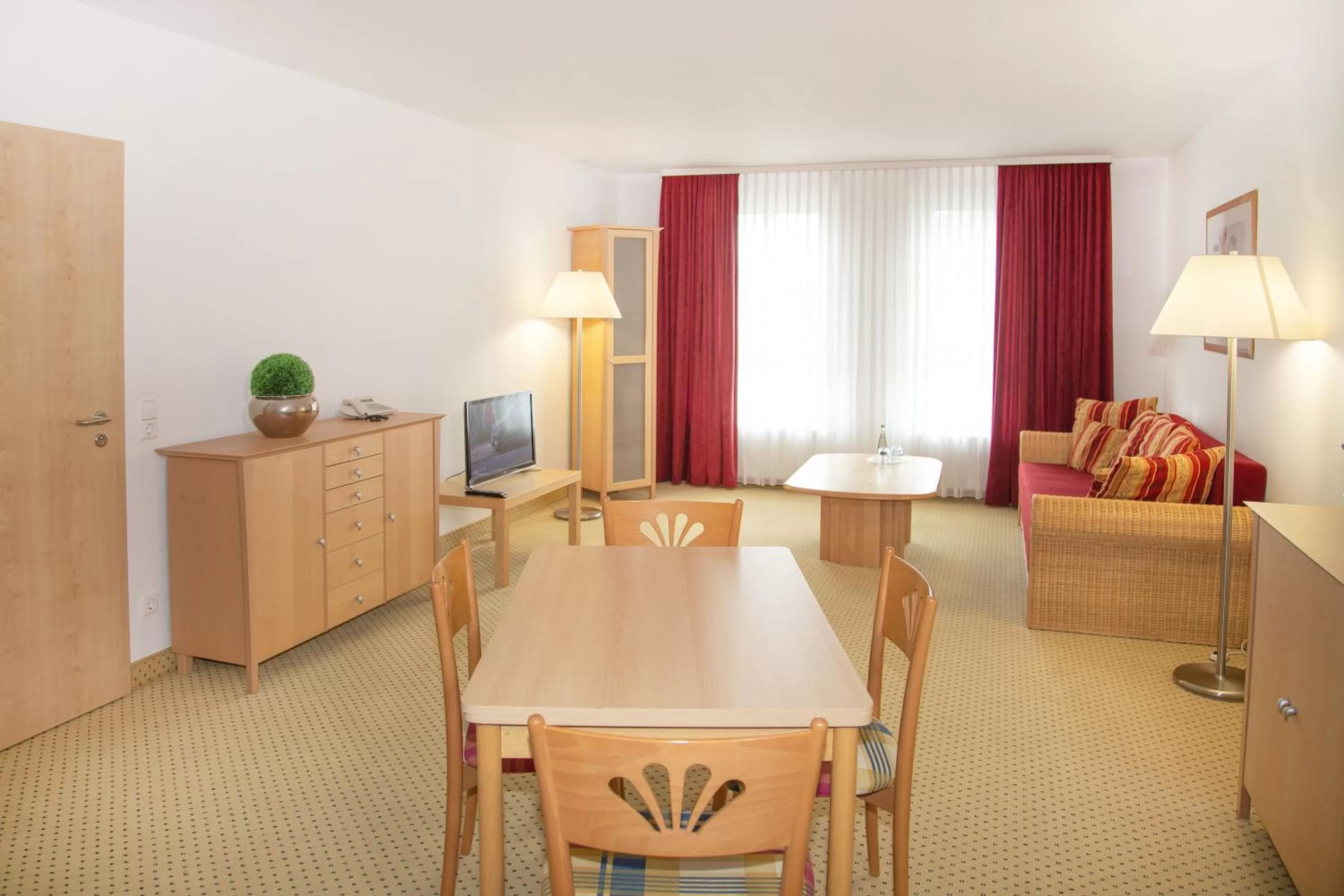 Living room in Fairway Hotel