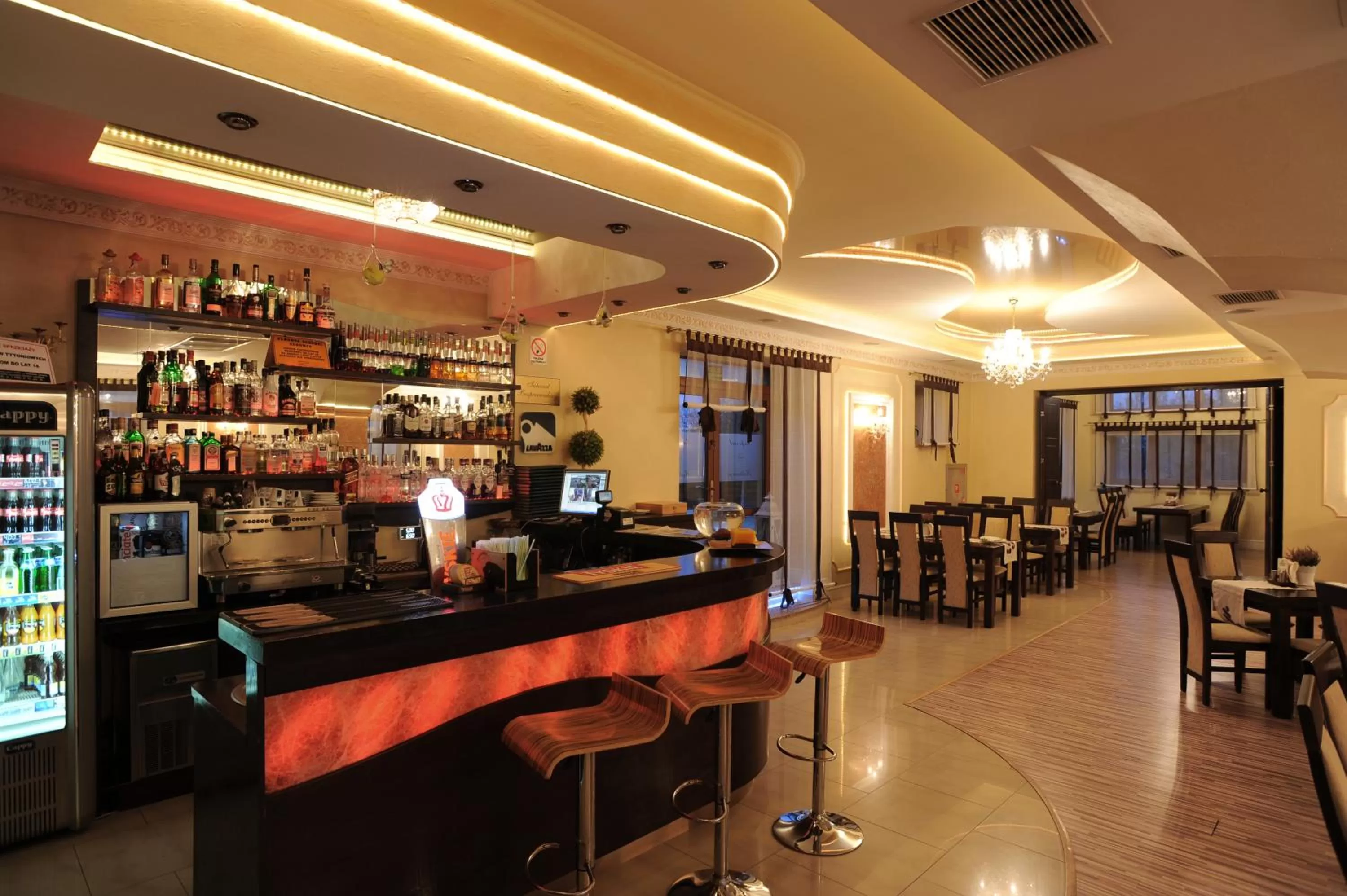 Restaurant/places to eat in Hotel Imperial