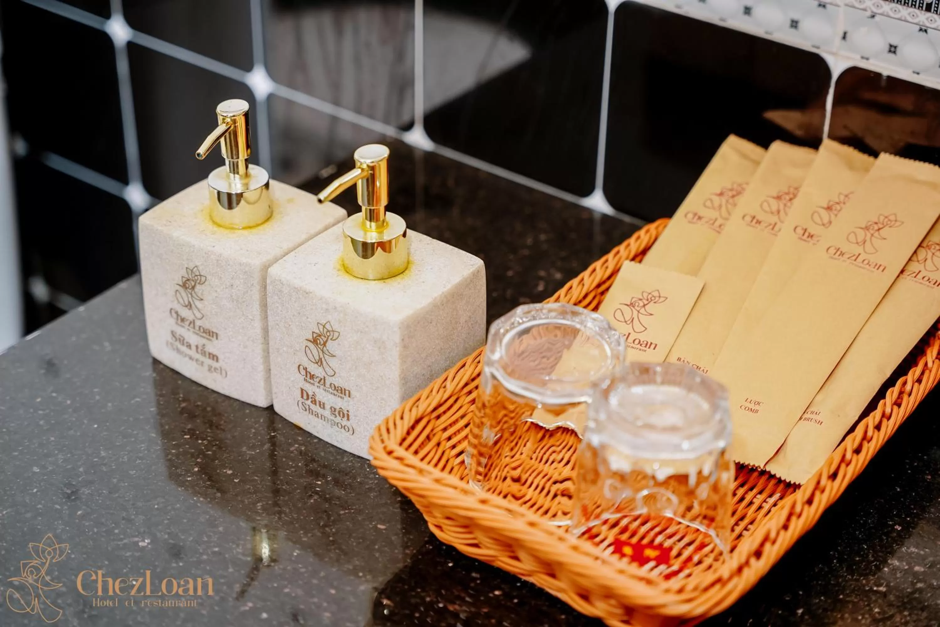 Toilet in Chez Loan Hotel