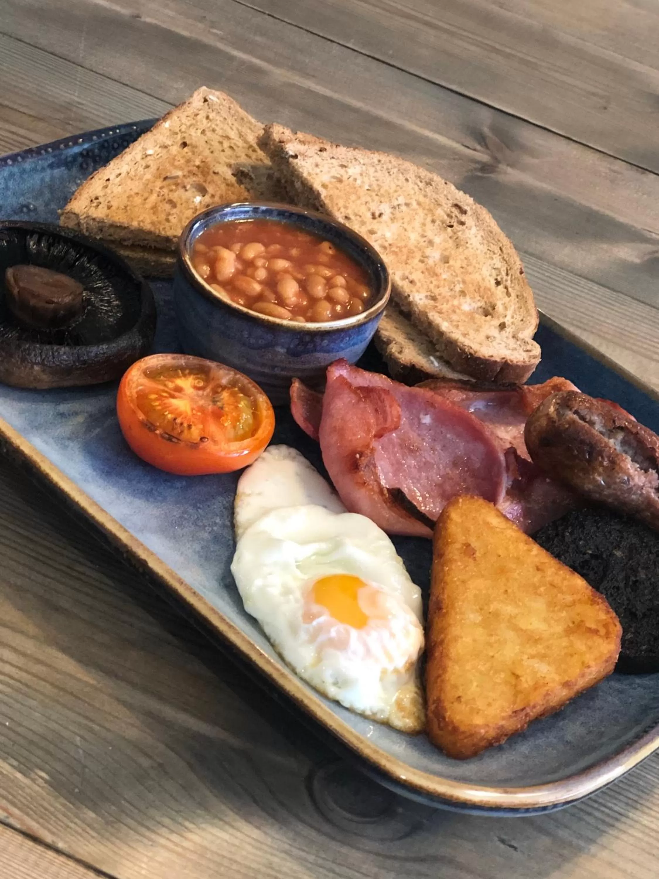 Restaurant/places to eat in The Embassy Hotel