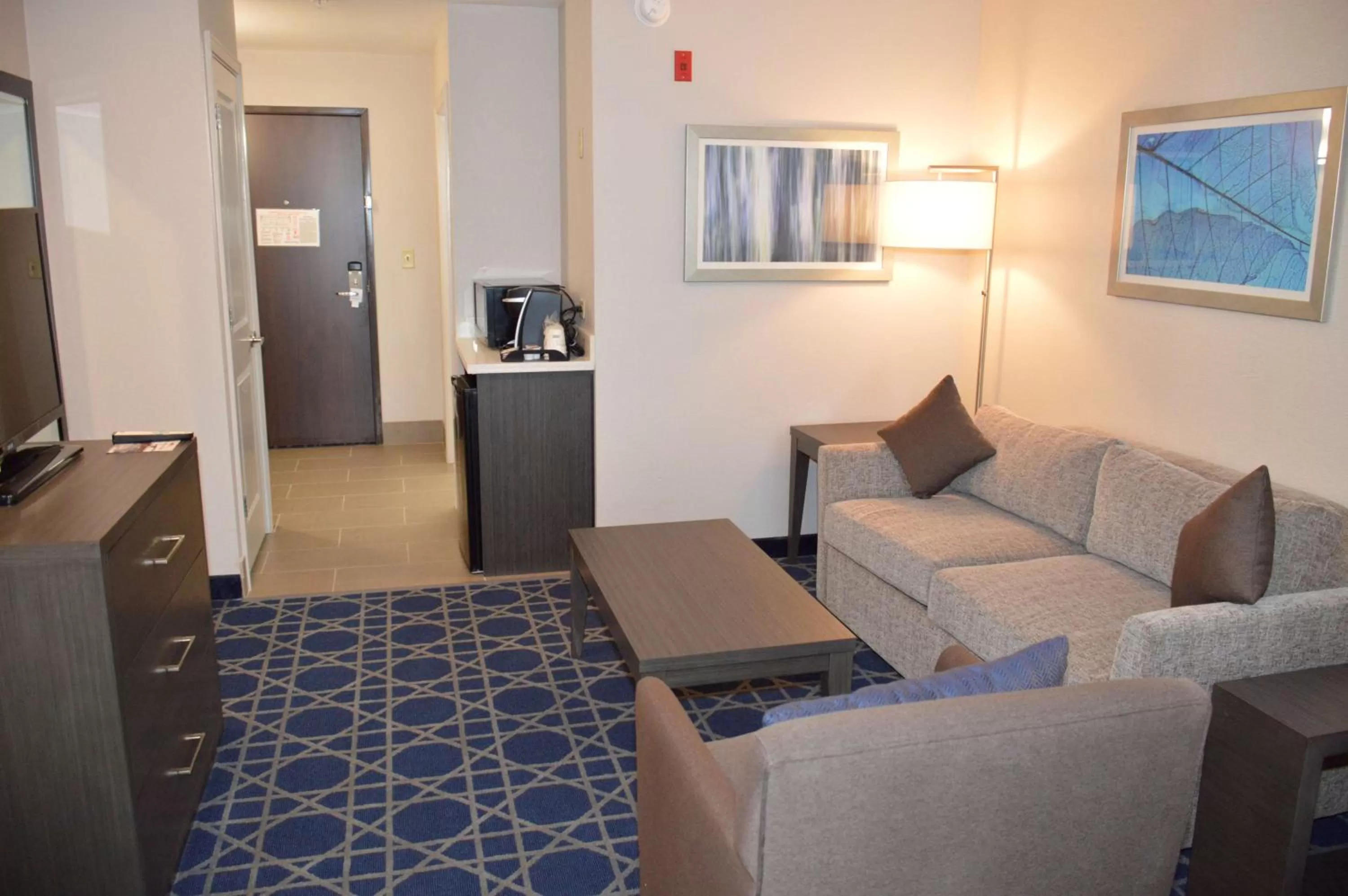 Photo of the whole room in Best Western Plus Longview – University Hotel