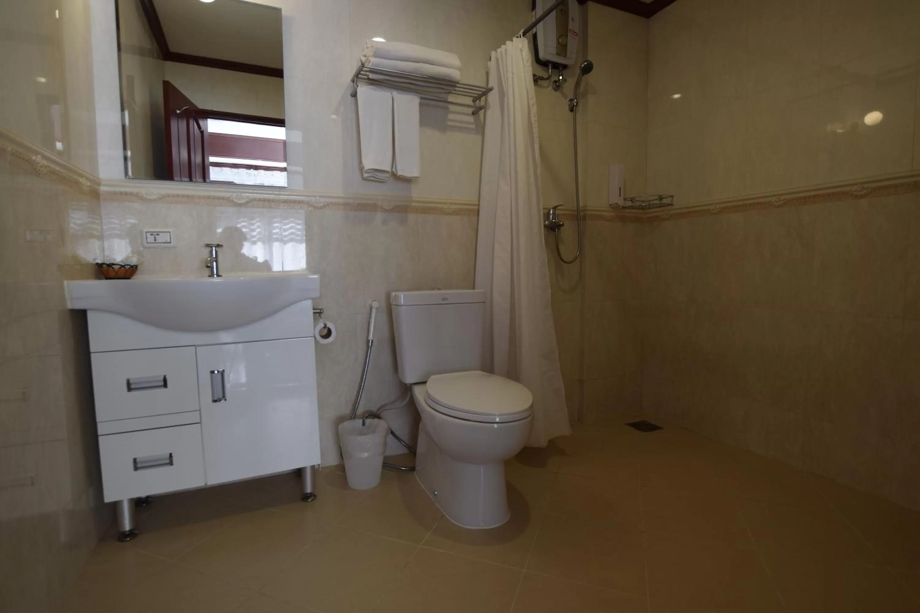 Bluebird Inn Pattaya