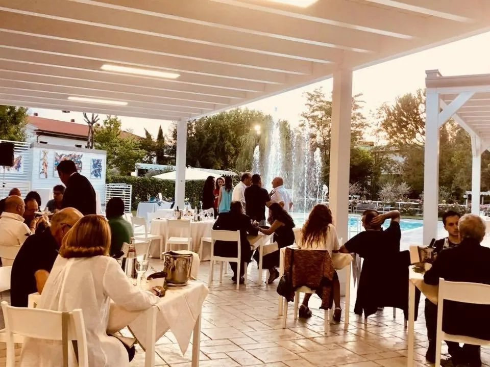 Swimming pool in Hotel Santacroce Meeting