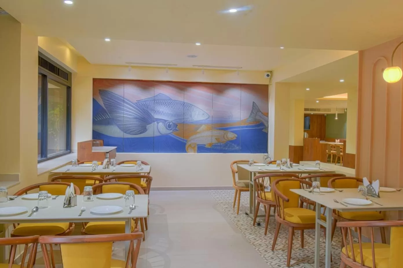 Restaurant/places to eat in Hotel Vrishali Executive