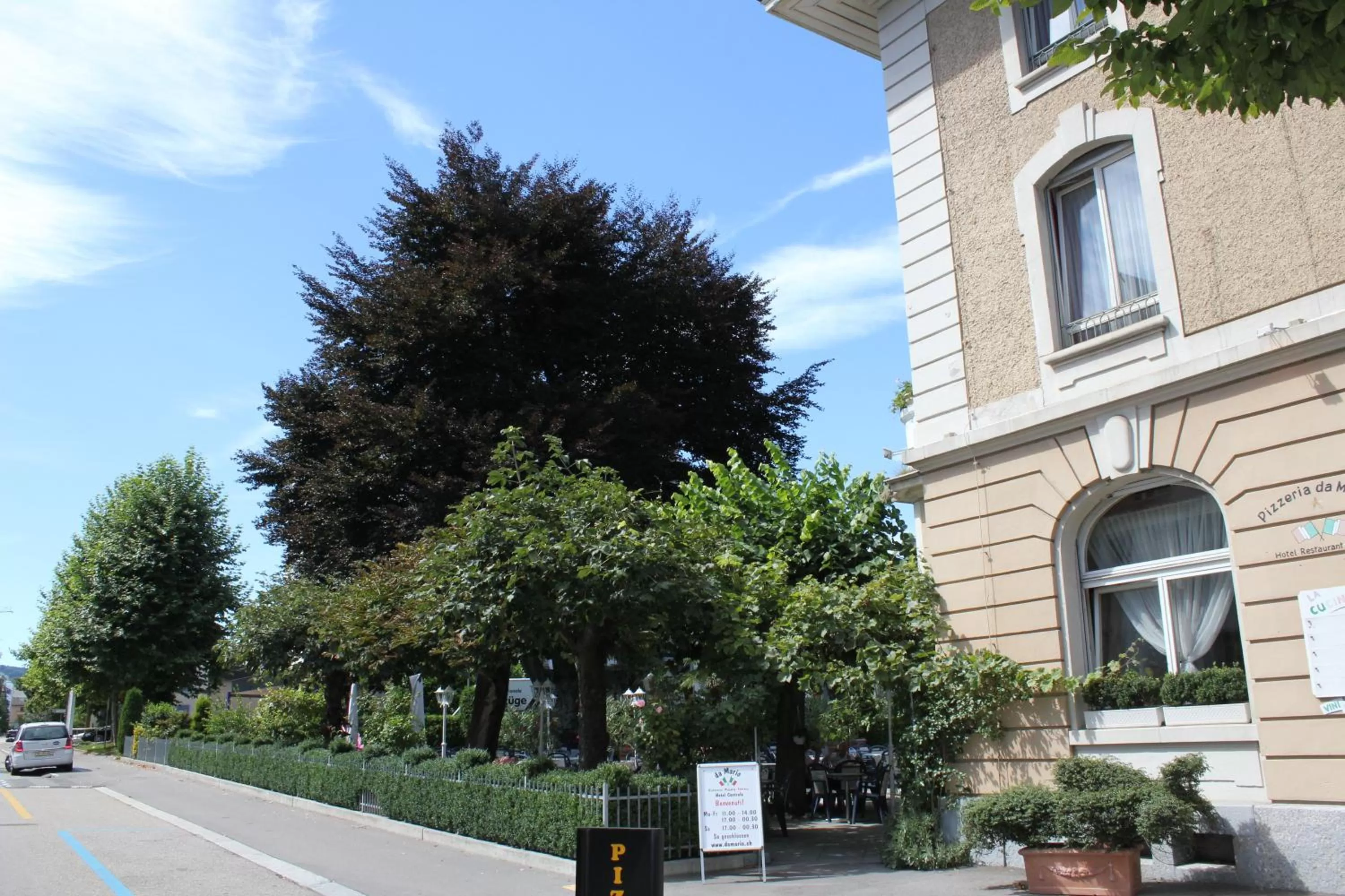 Day in Hotel Central