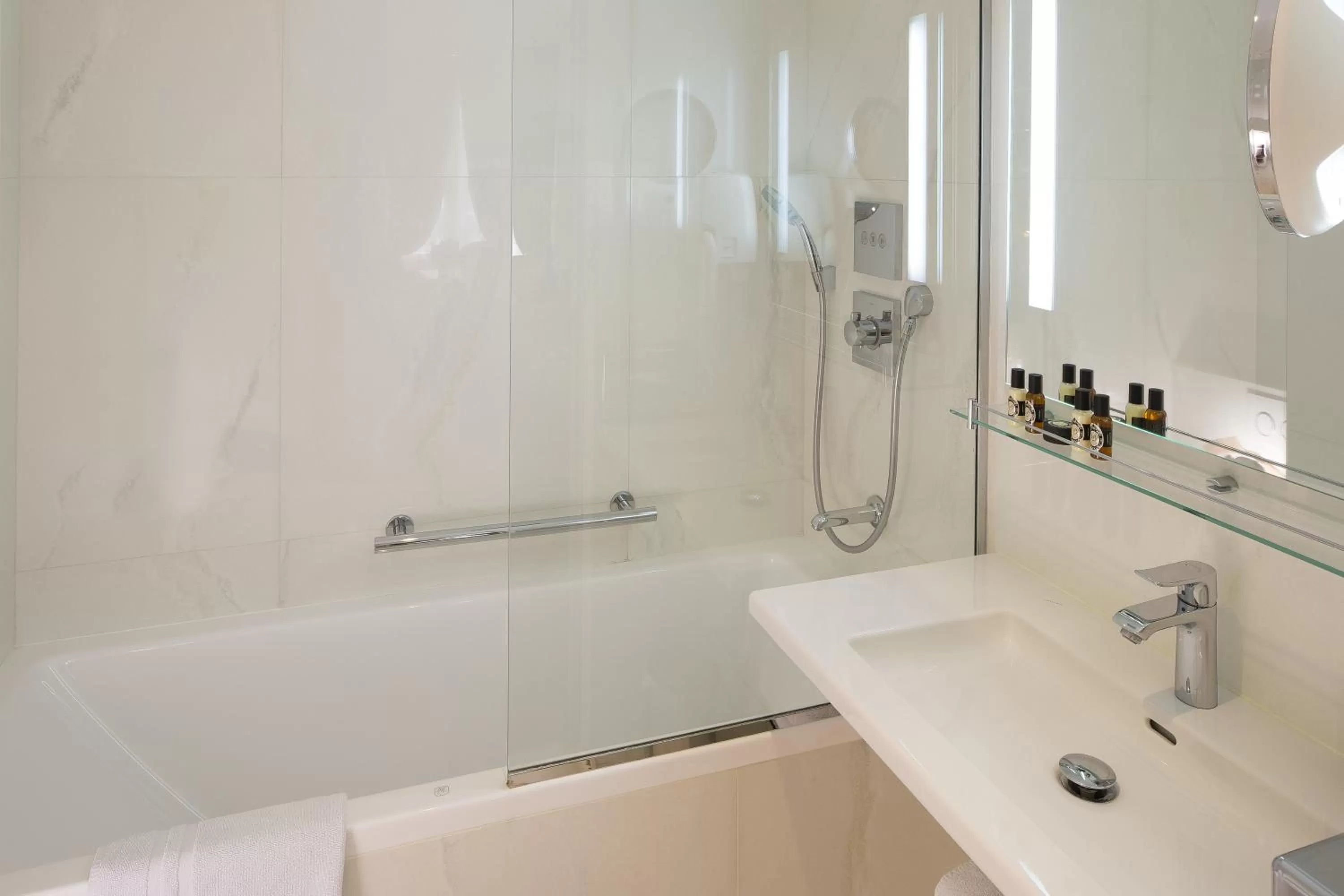 Bathroom in Académie Hôtel Saint Germain