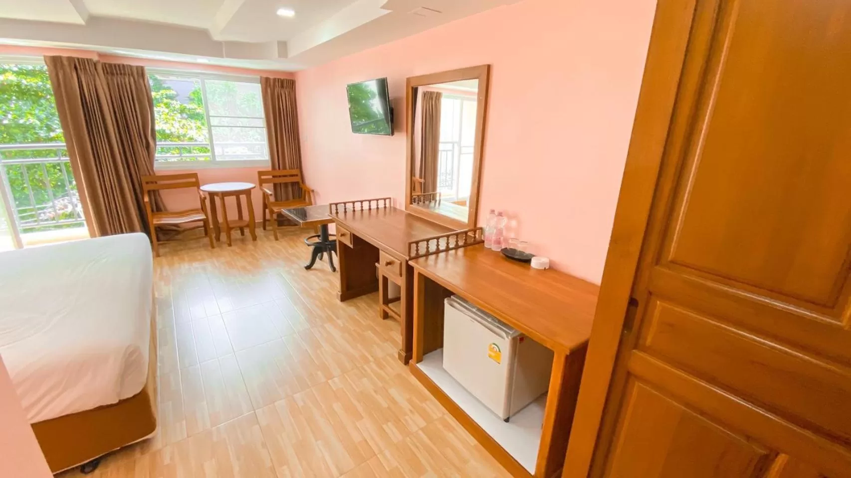 City view, Bed in A.A. Pattaya Golden Beach Hotel