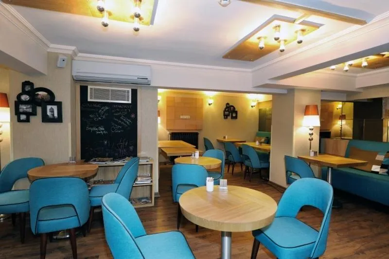 Restaurant/places to eat in Collage Pera Hotel