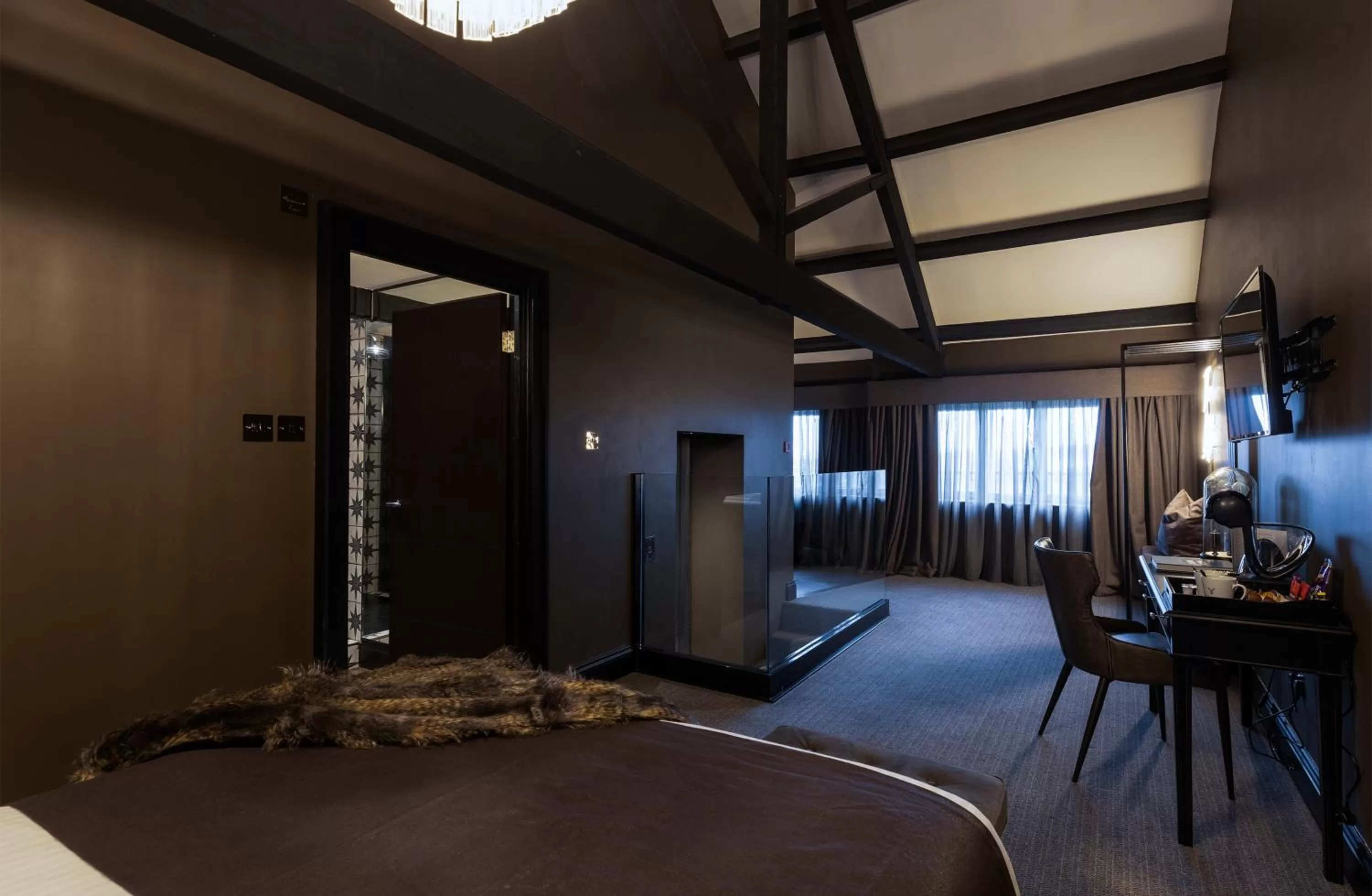 Bed in Derwent Manor Boutique Hotel