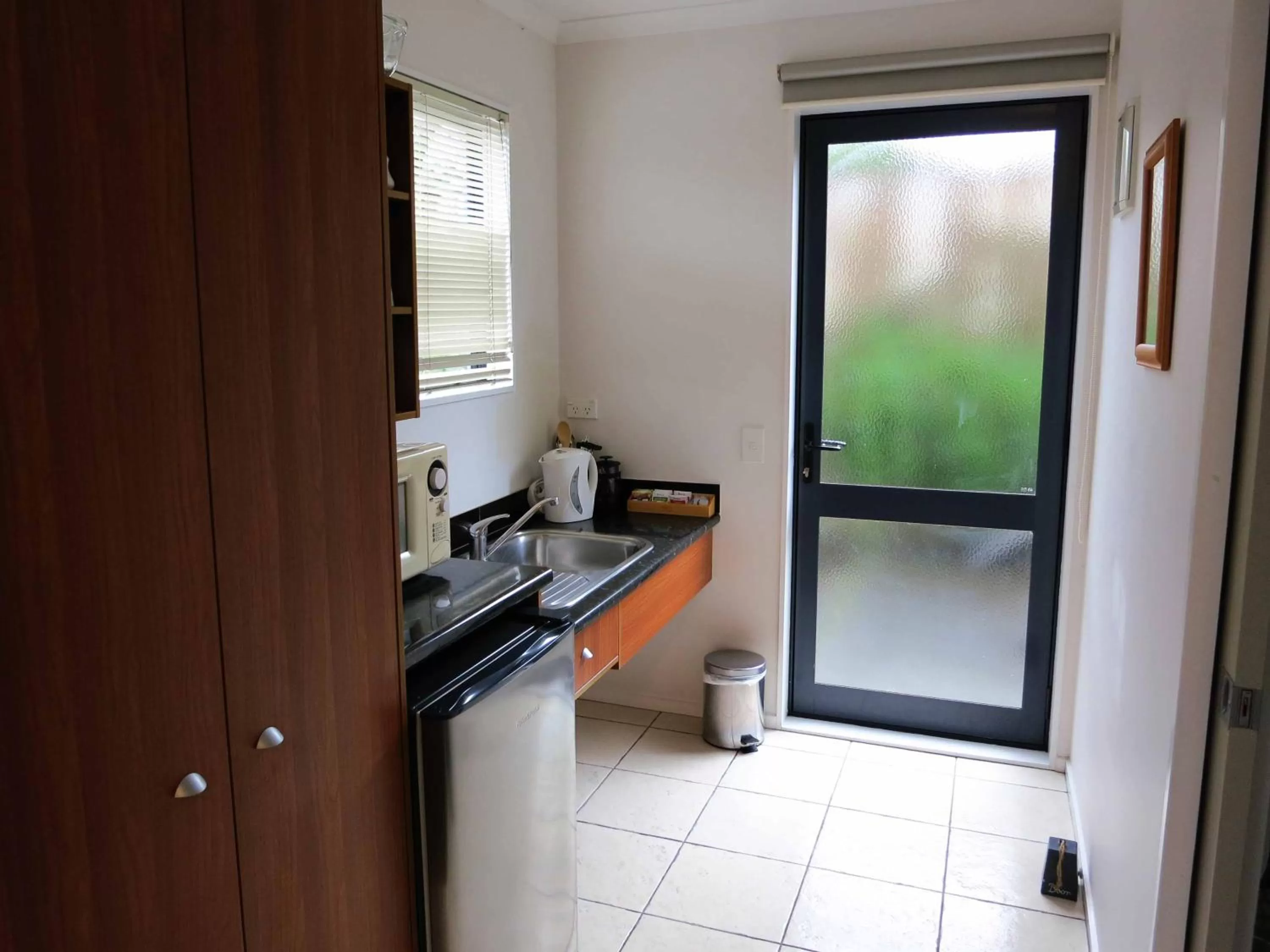 Kitchen or kitchenette in ASURE Ascot Motor Inn