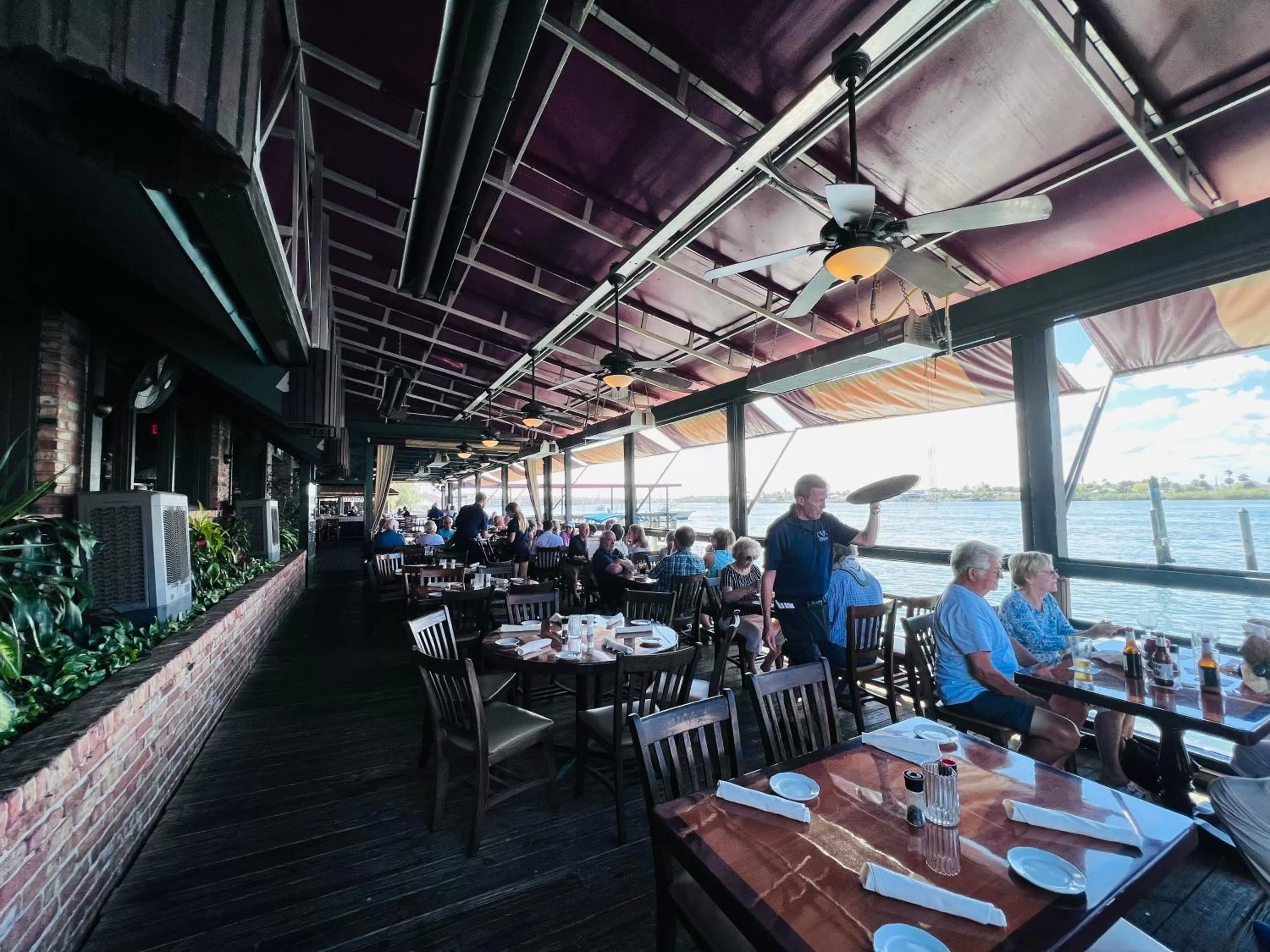Restaurant/places to eat in The Riverview Hotel - New Smyrna Beach