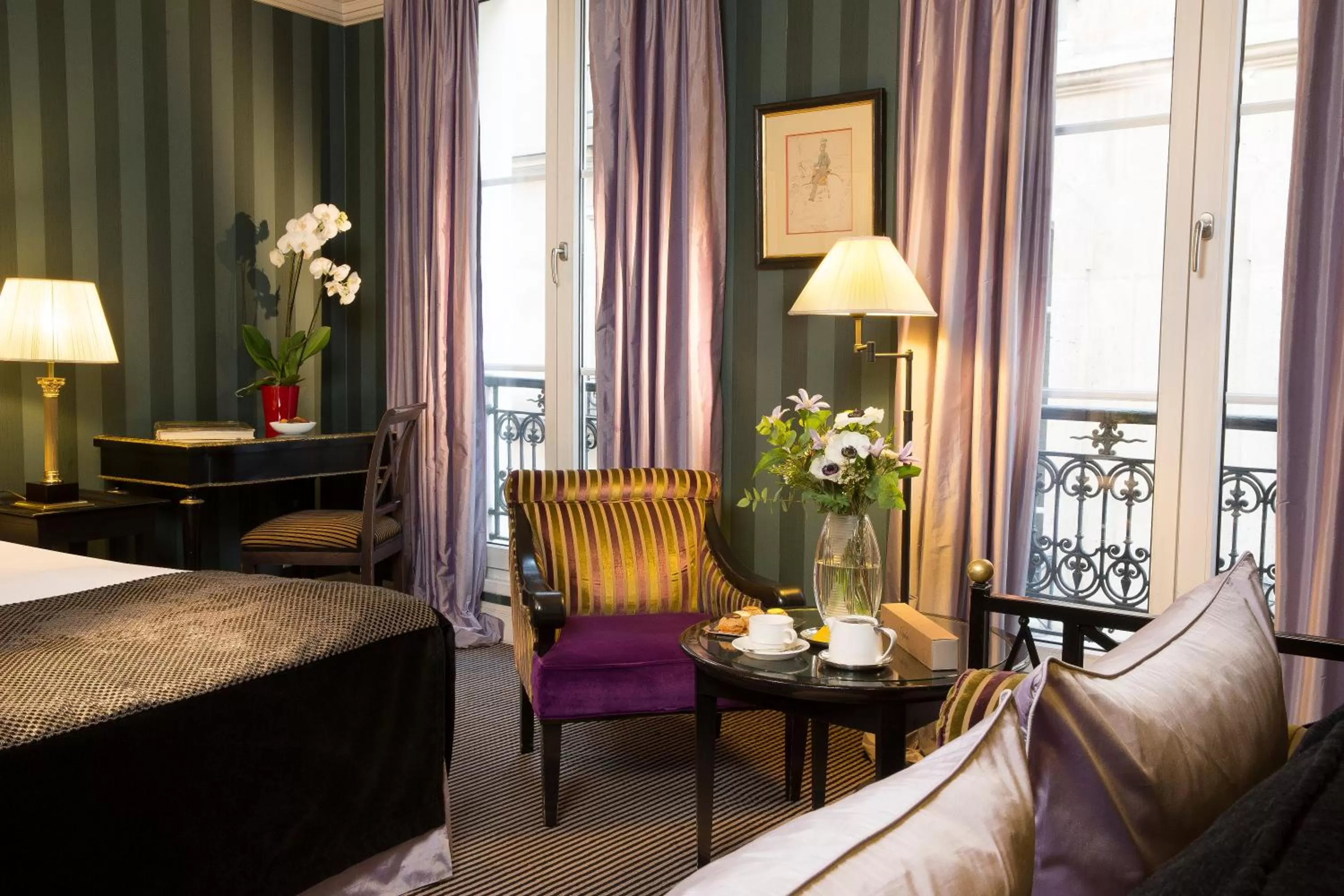 Coffee/tea facilities, Bed in Hotel La Villa d'Estrées - Saint-Germain