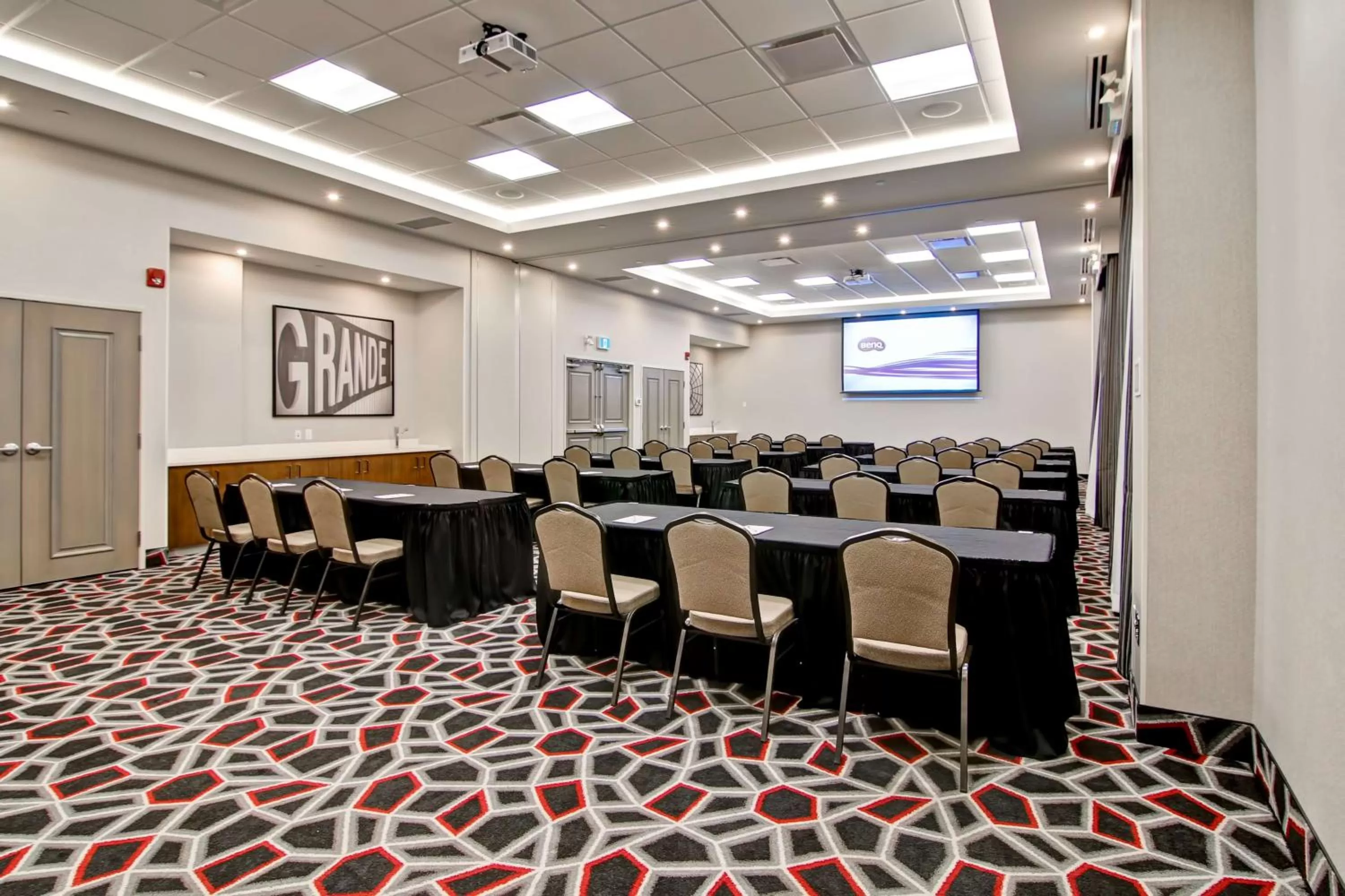 Meeting/conference room in Hampton Inn & Suites by Hilton Grande Prairie