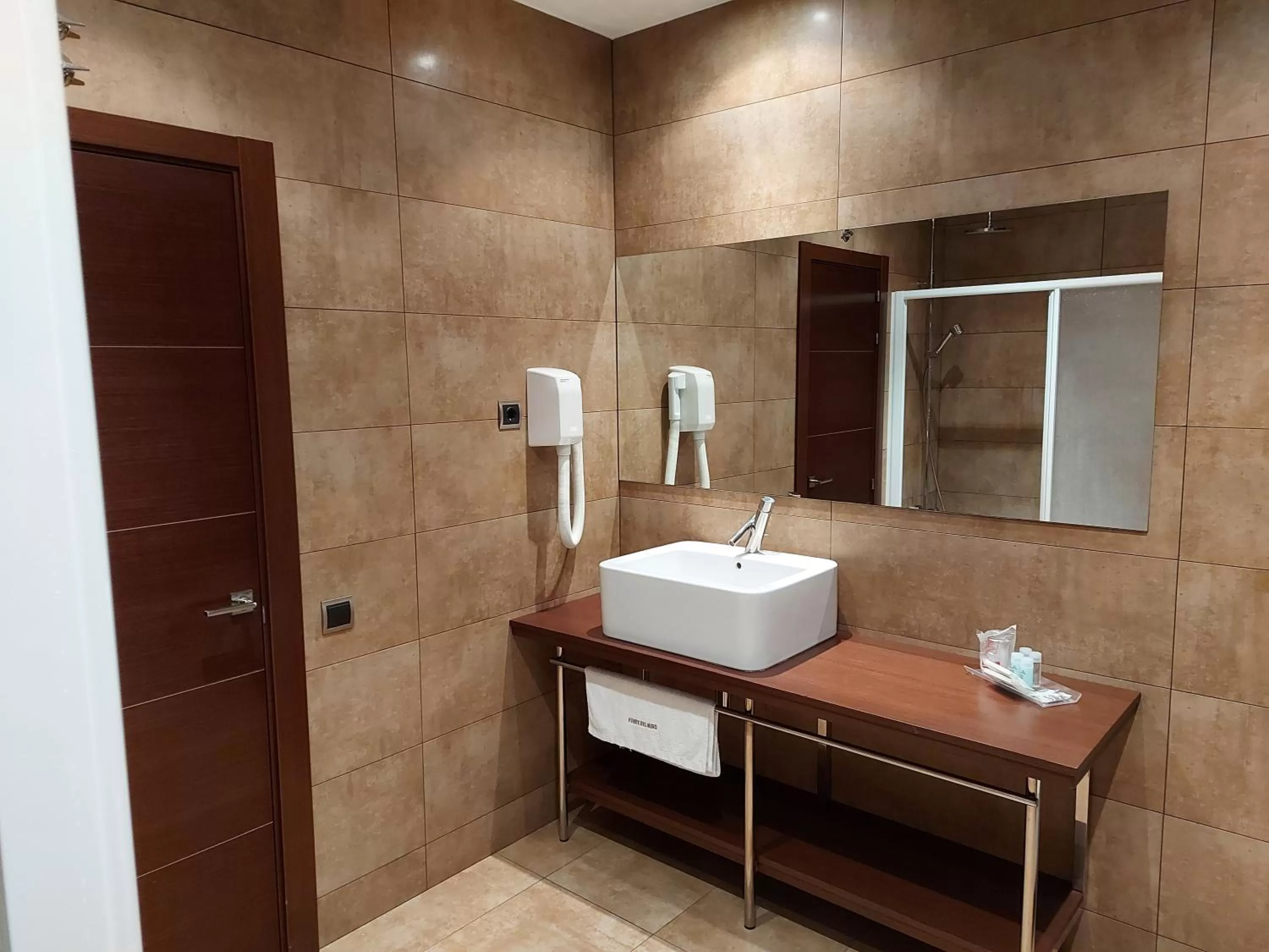 Bathroom in Fuente del Miro