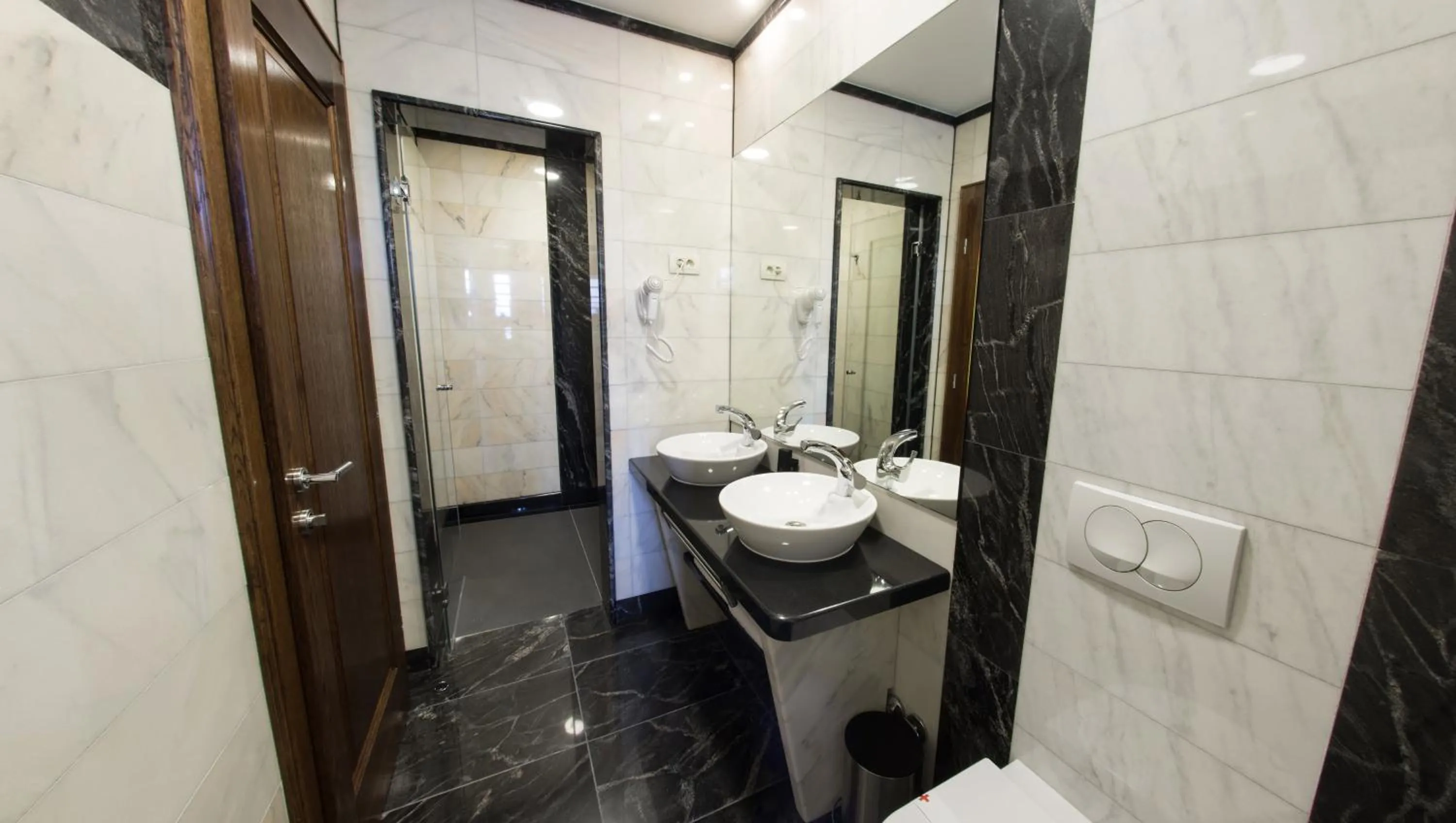 Shower in Hotel Mostar