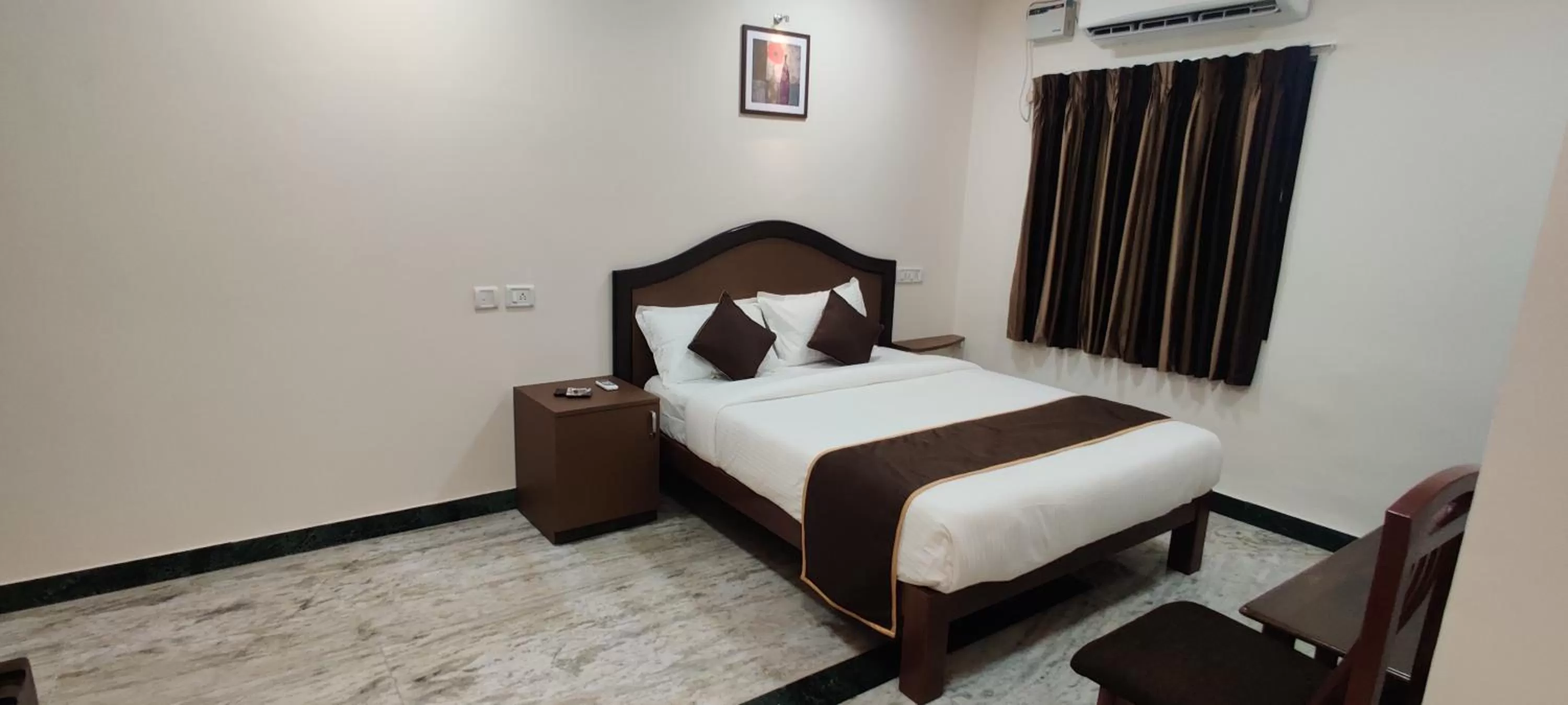 Bed in Rmc travellers inn