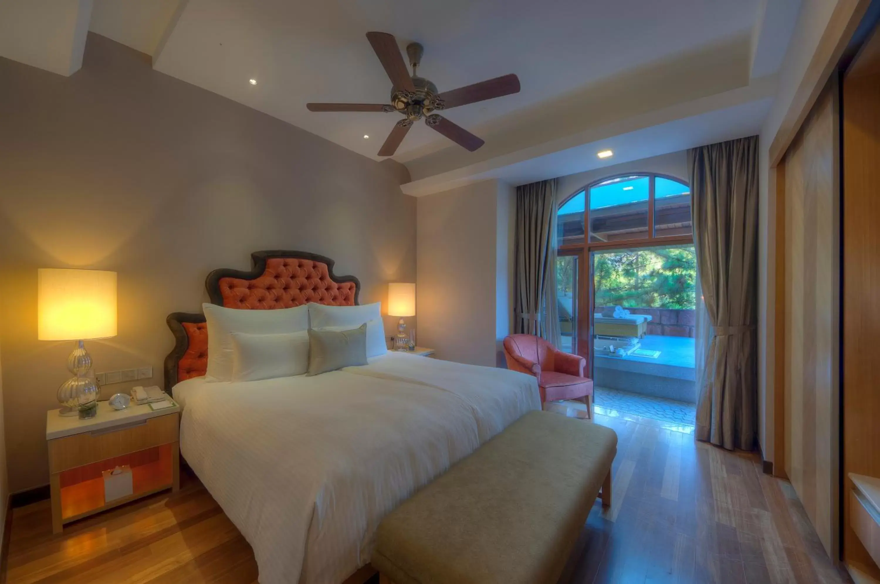 Jacuzzi Suite in The Chateau Spa & Wellness Resort Jacuzzi Suite in The Chateau Spa & Wellness Resort